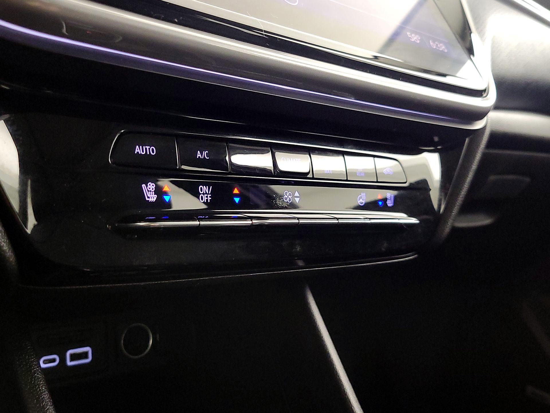 Thumbnail: 2022 Chevrolet Bolt EUV - 17