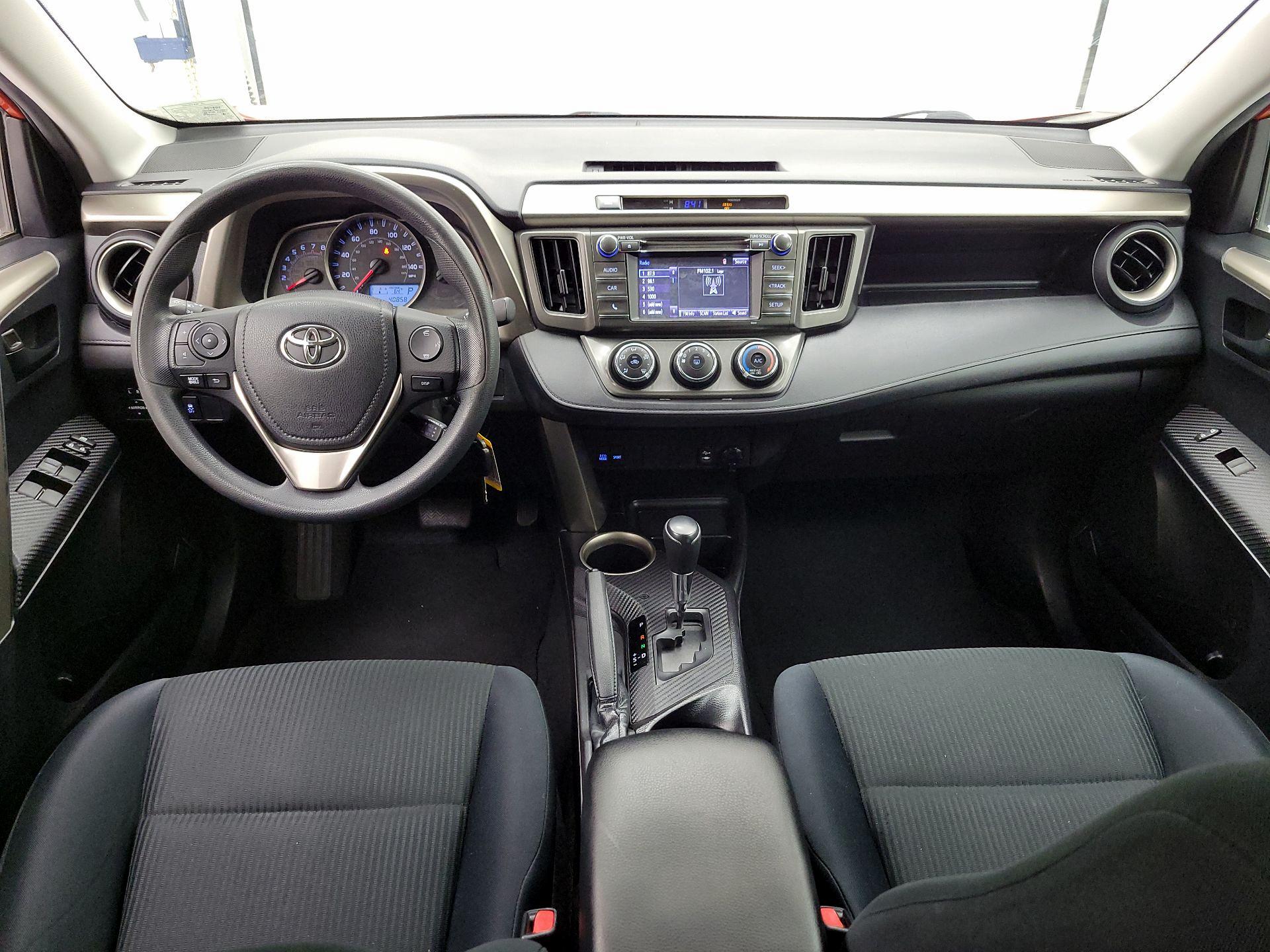 Thumbnail: 2015 Toyota RAV4 - 9