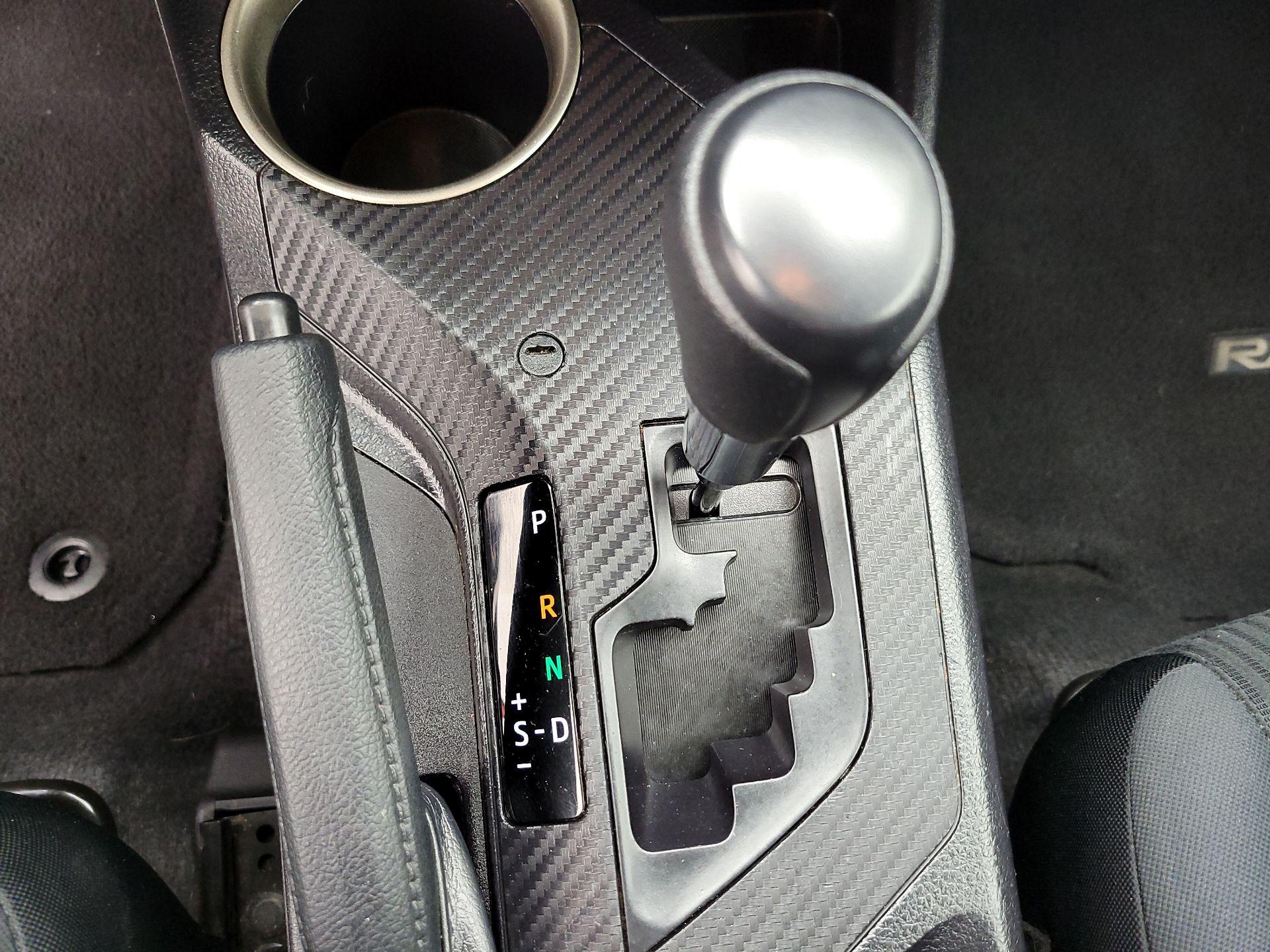 Thumbnail: 2015 Toyota RAV4 - 17