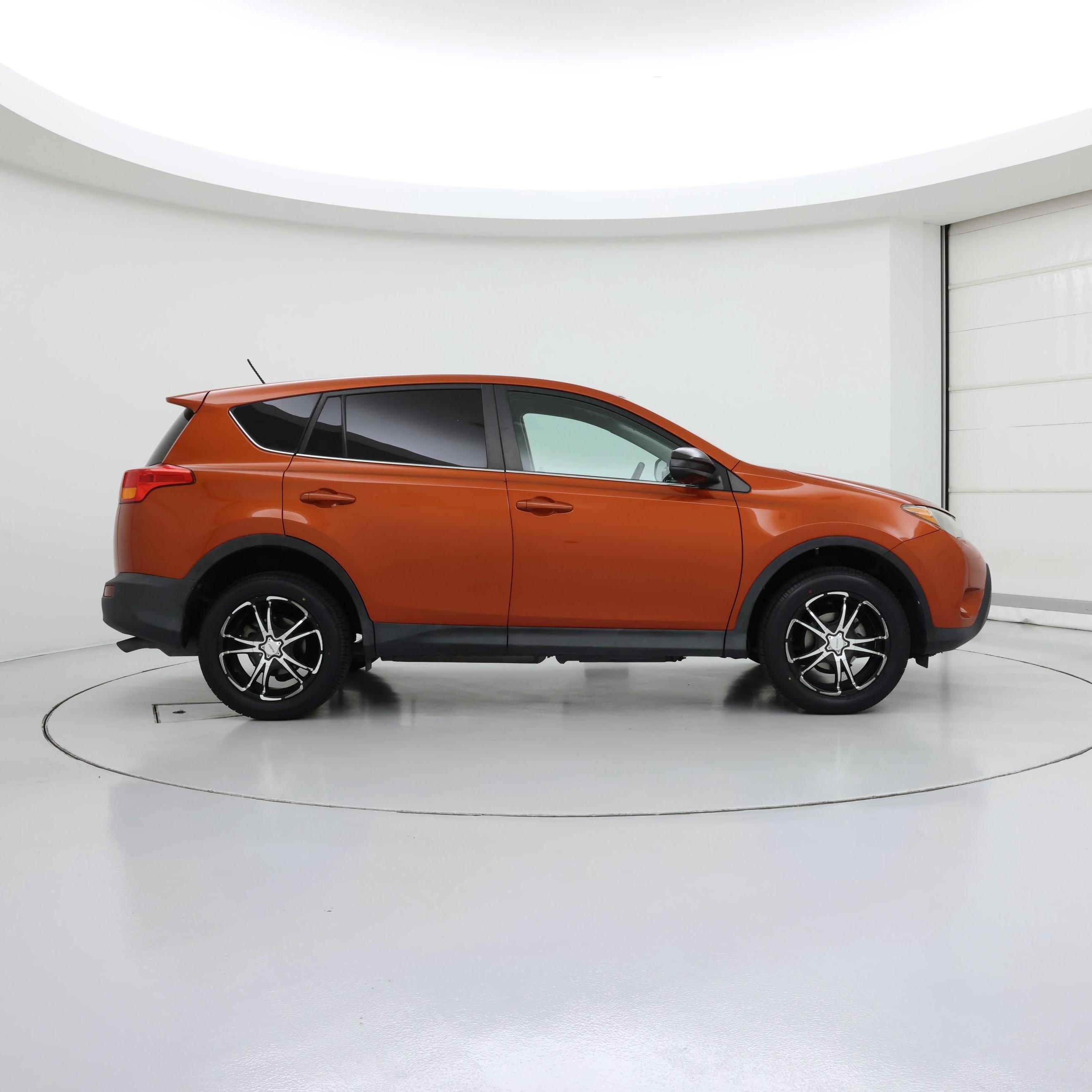 Thumbnail: 2015 Toyota RAV4 - 7