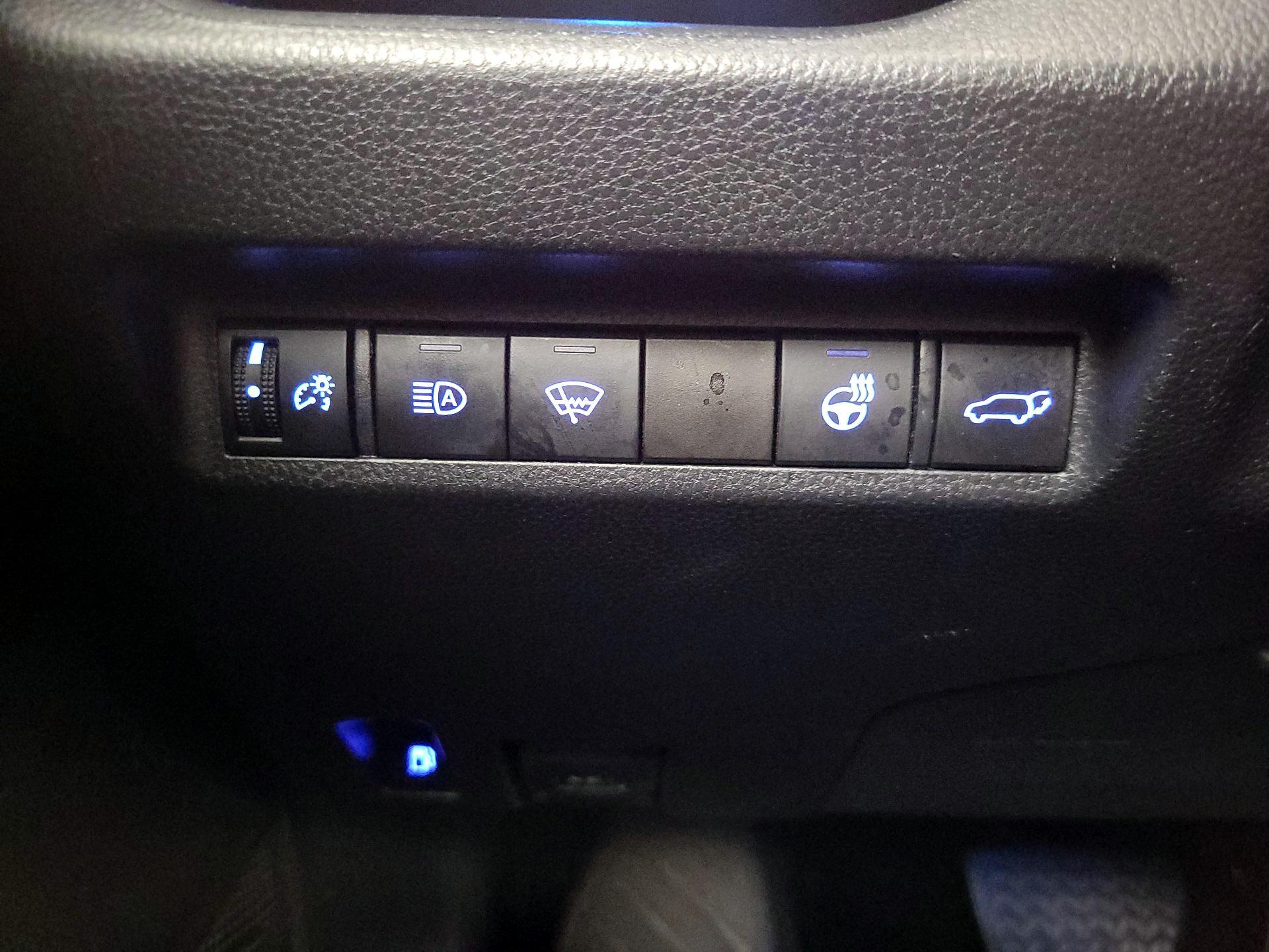 Thumbnail: 2020 Toyota RAV4 - 13
