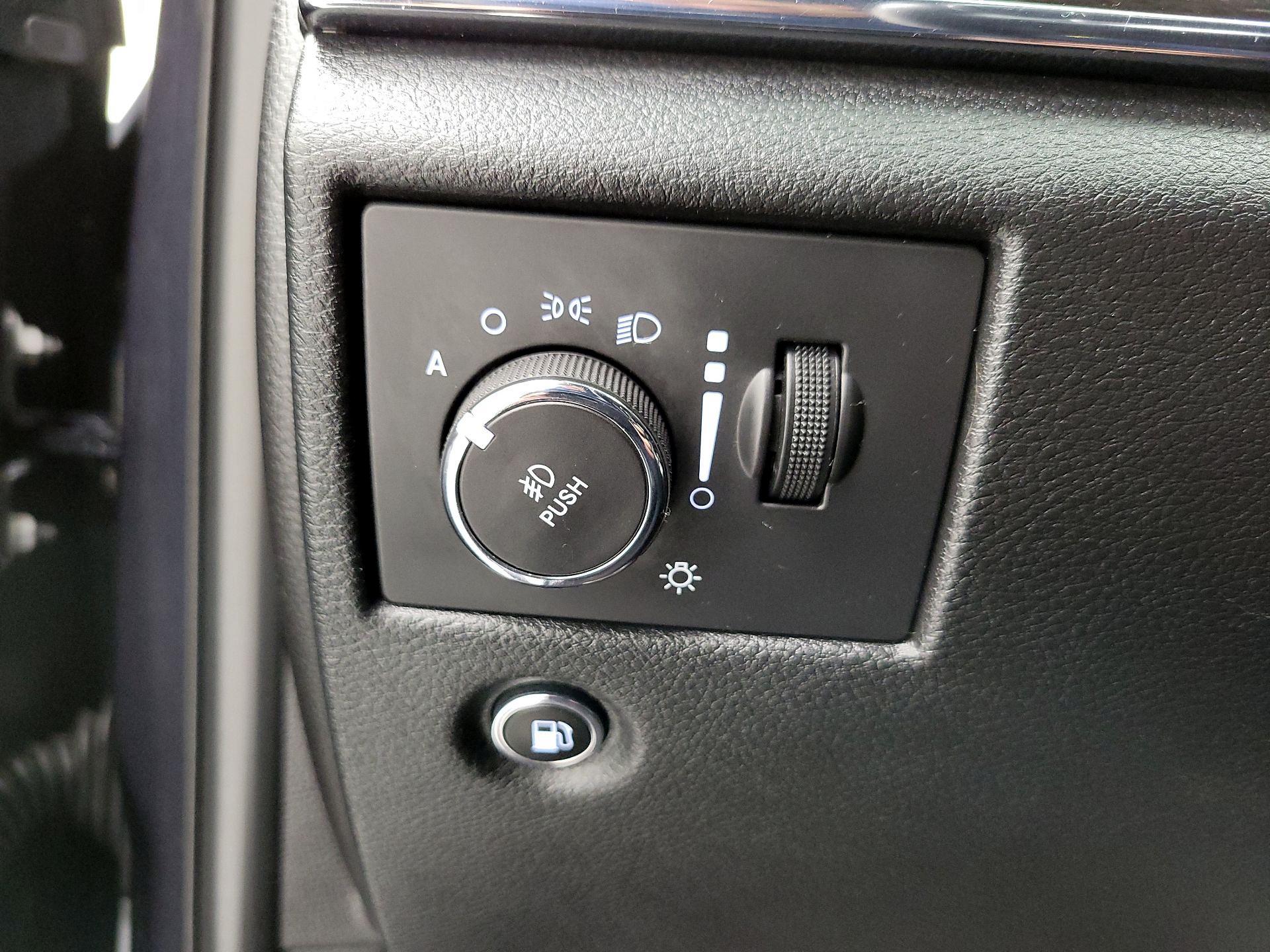 Thumbnail: 2016 Jeep Grand Cherokee - 13