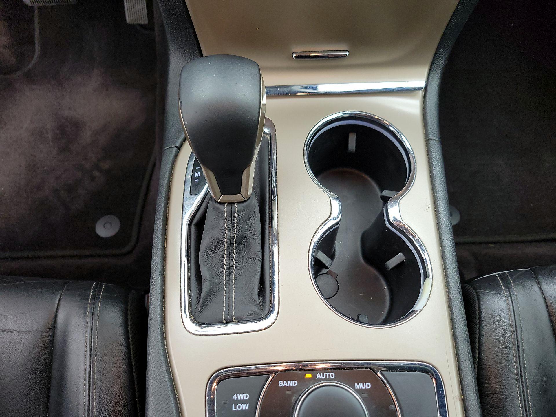 Thumbnail: 2016 Jeep Grand Cherokee - 18