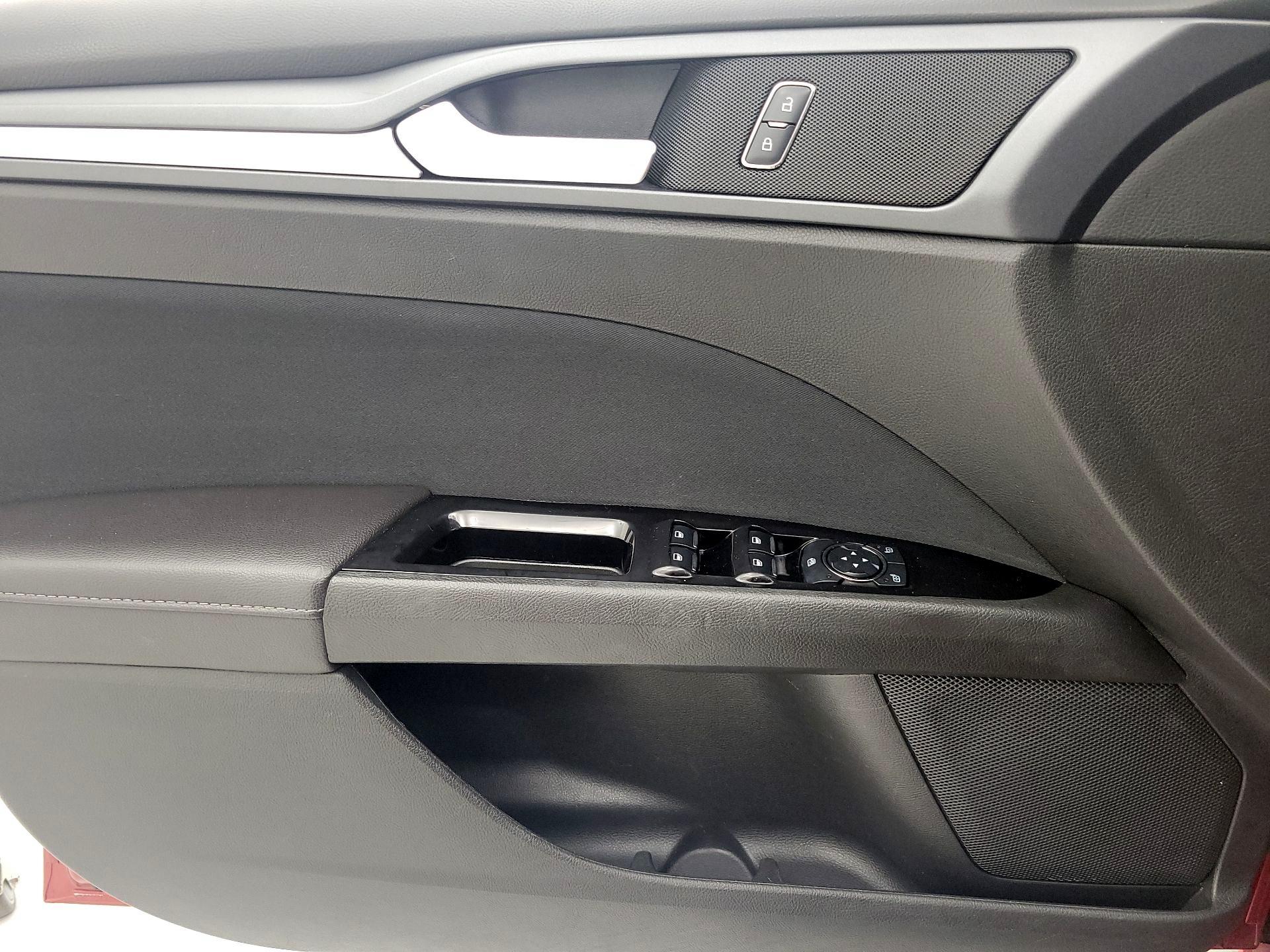 Thumbnail: 2014 Ford Fusion - 12