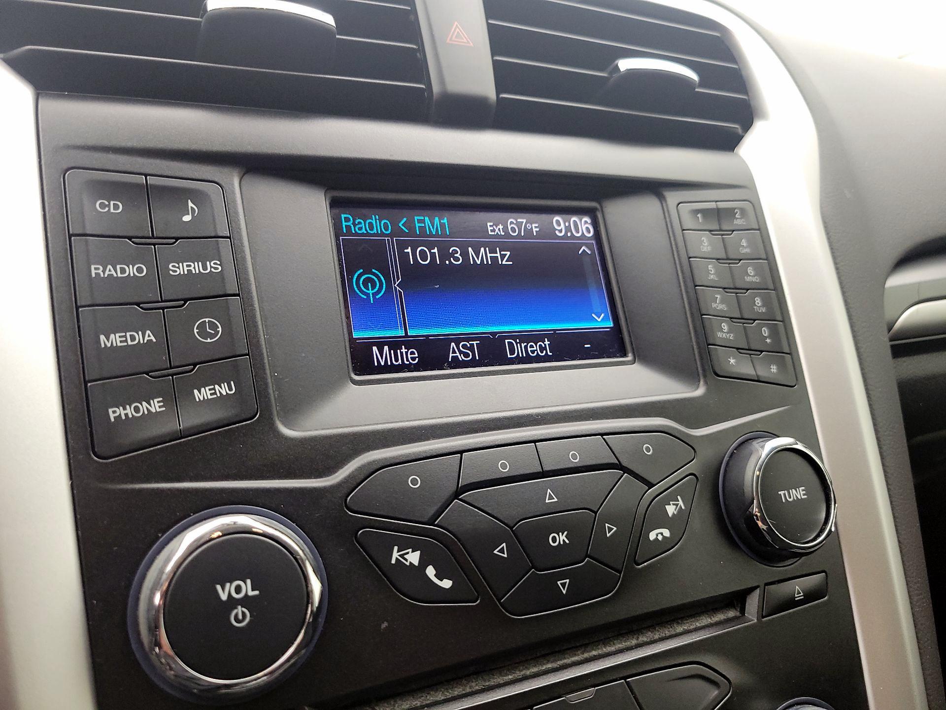 Thumbnail: 2014 Ford Fusion - 14