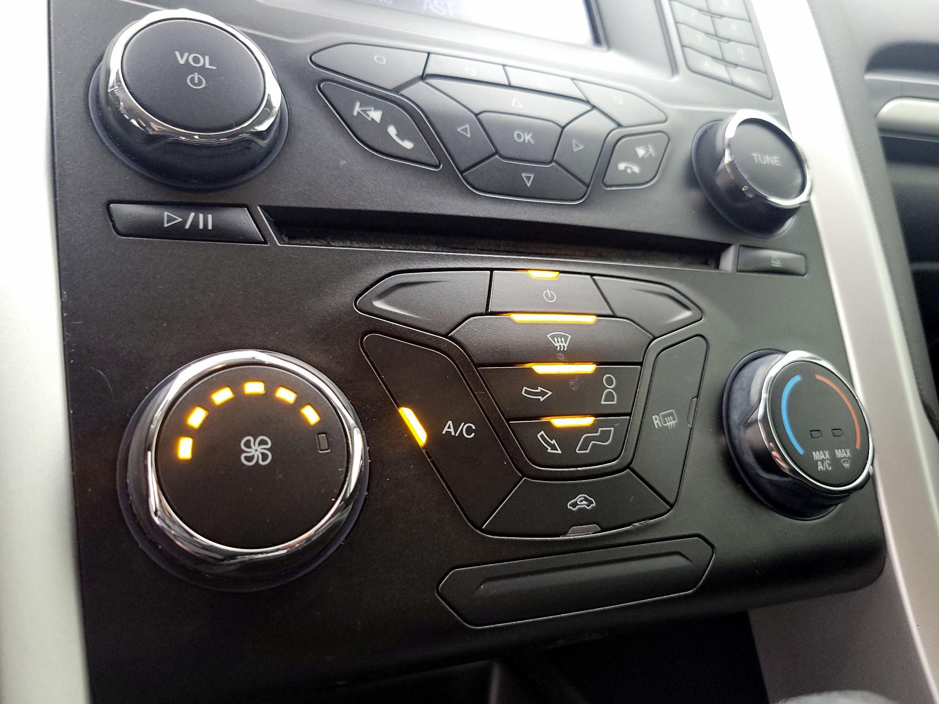 Thumbnail: 2014 Ford Fusion - 15