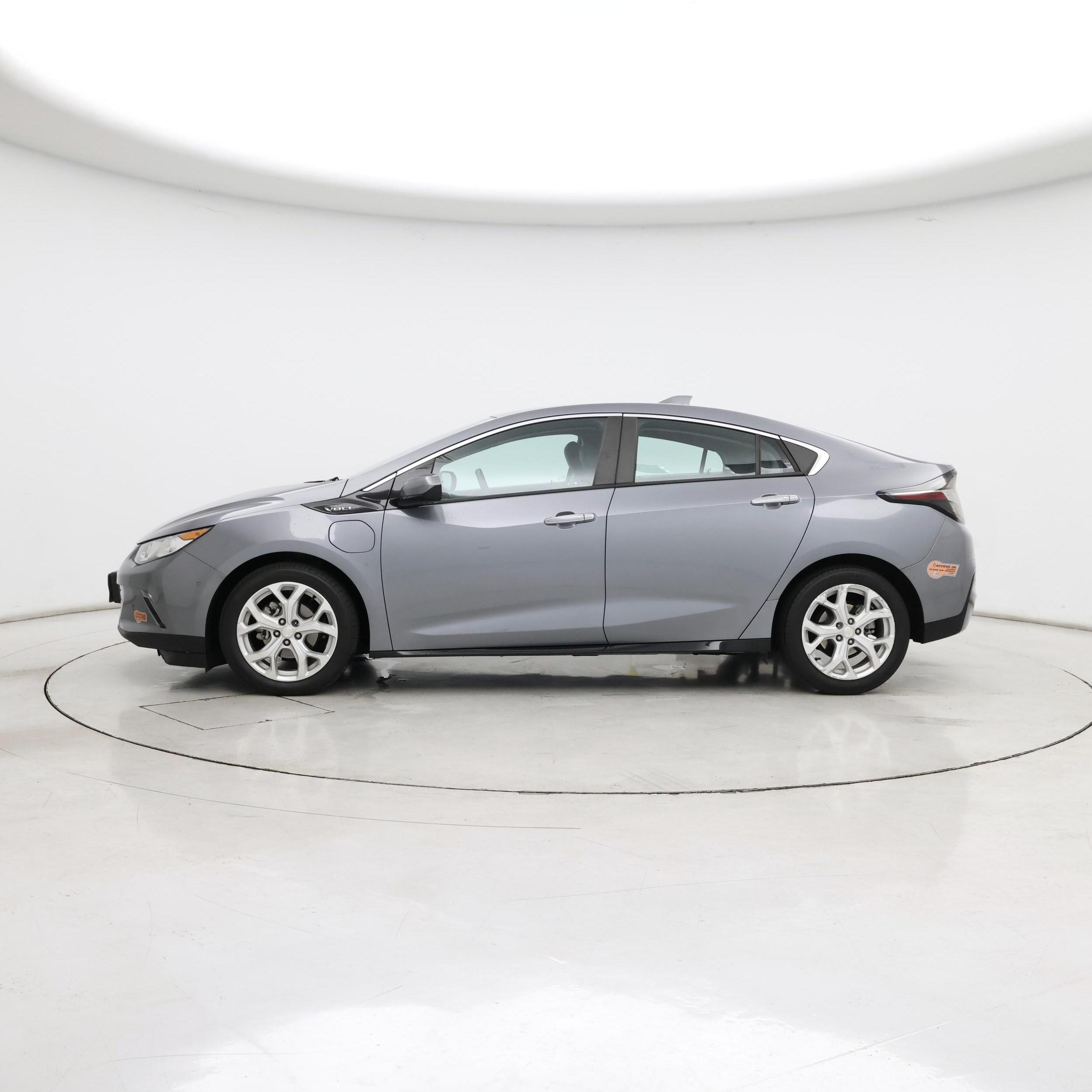 Thumbnail: 2019 Chevrolet Volt - 3