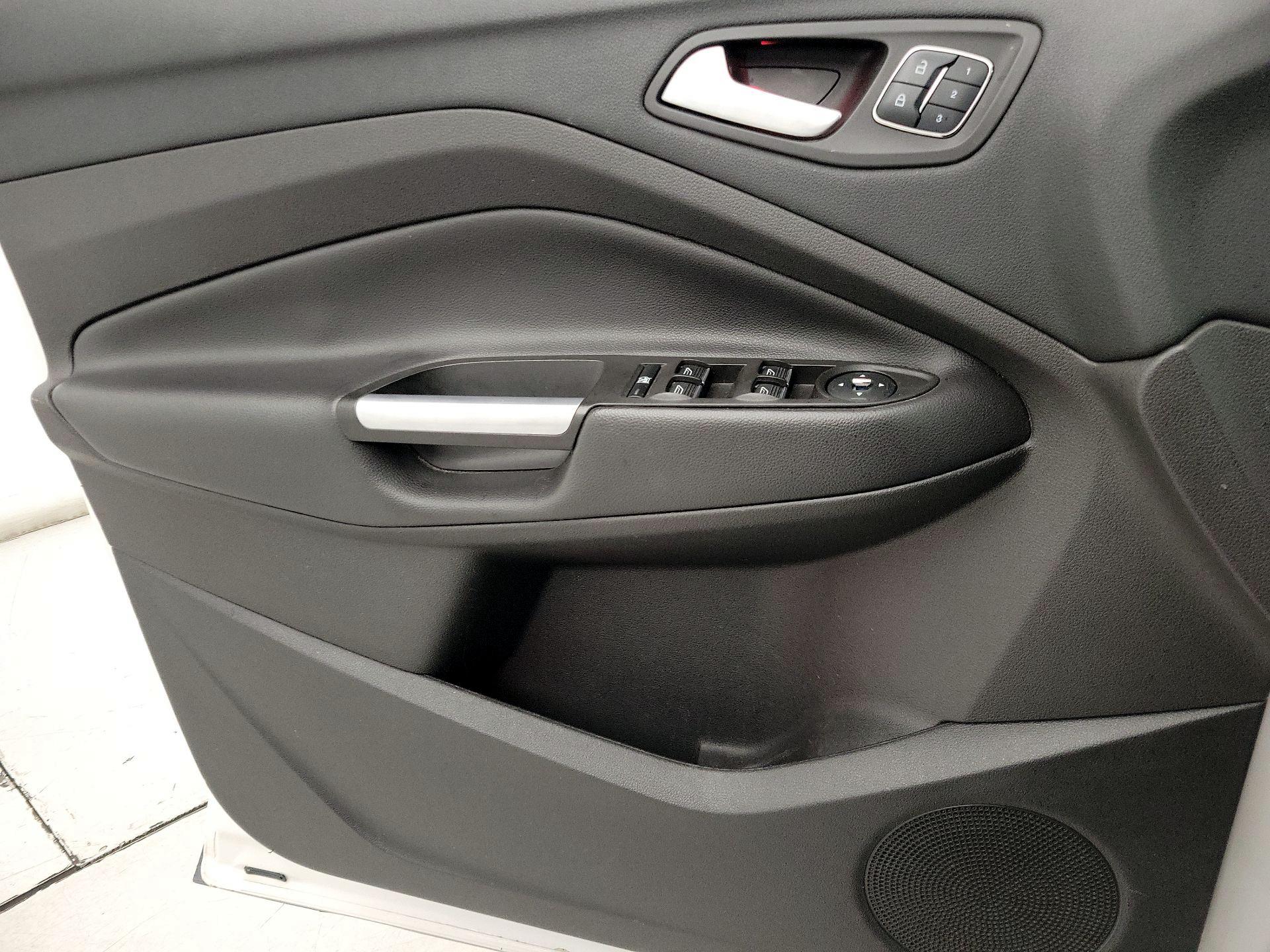 Thumbnail: 2016 Ford Escape - 12