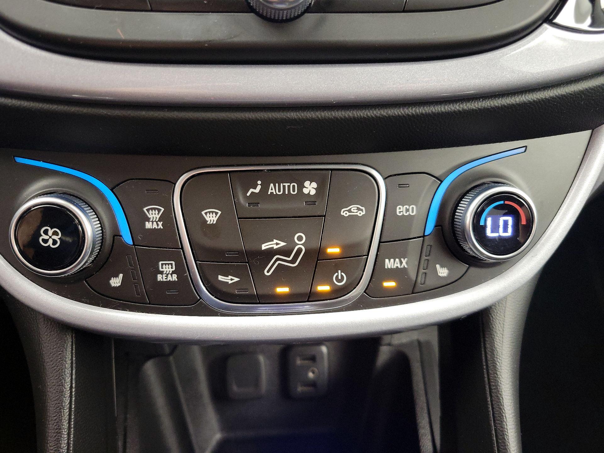 Thumbnail: 2018 Chevrolet Volt - 16
