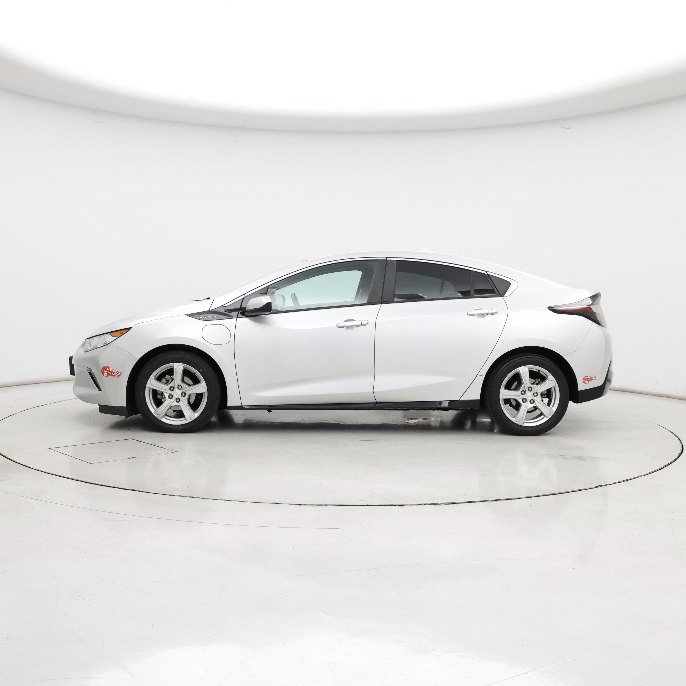 Thumbnail: 2018 Chevrolet Volt - 3