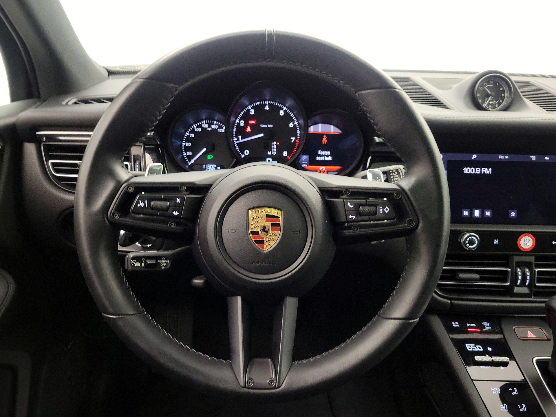 Thumbnail: 2024 Porsche Macan - 10