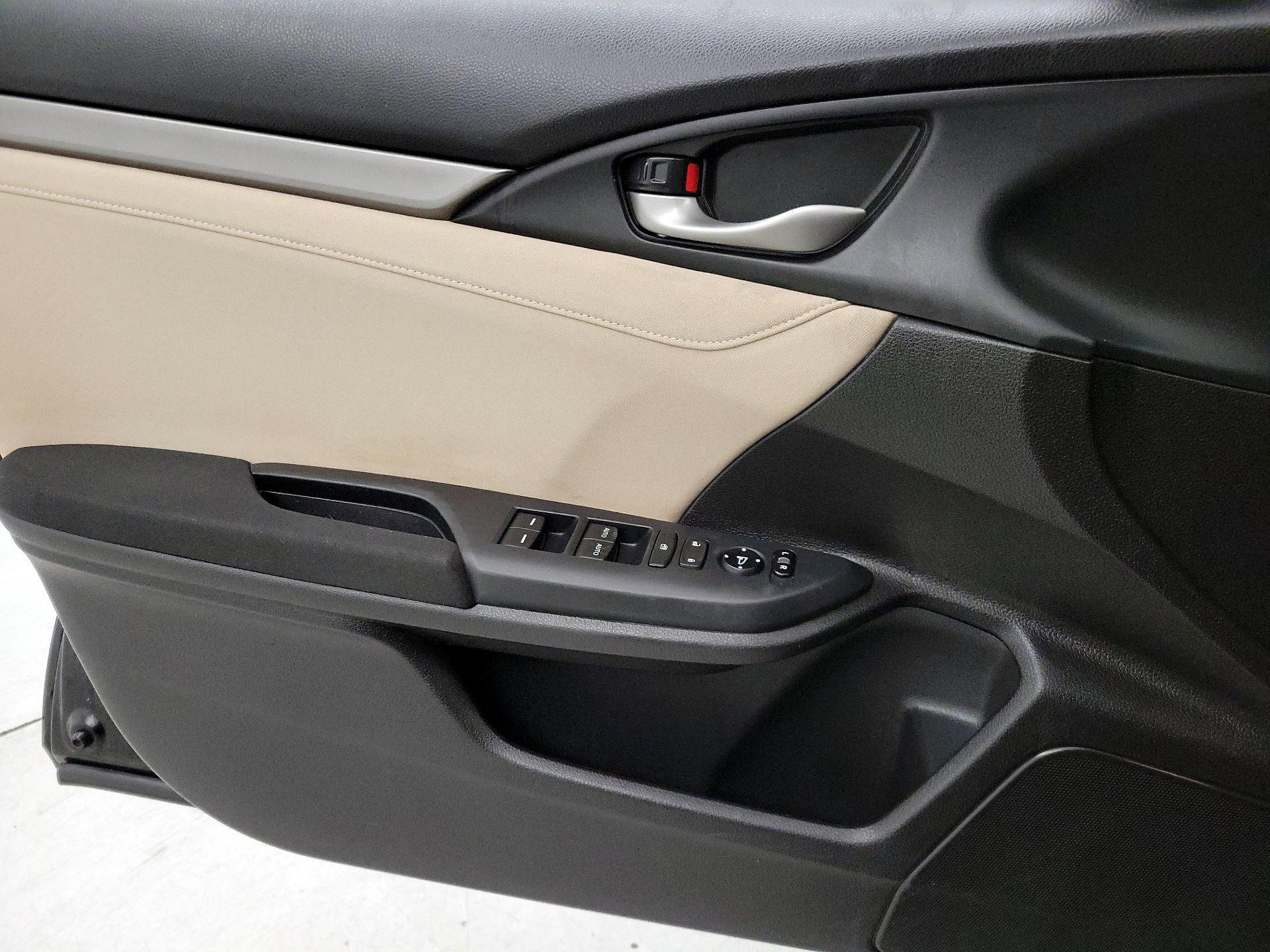 Thumbnail: 2017 Honda Civic - 12