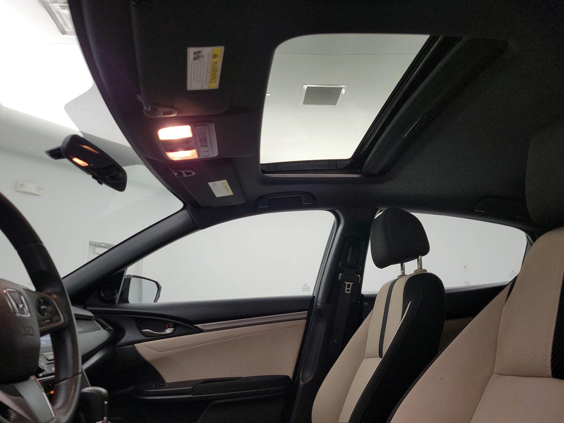 Thumbnail: 2017 Honda Civic - 18