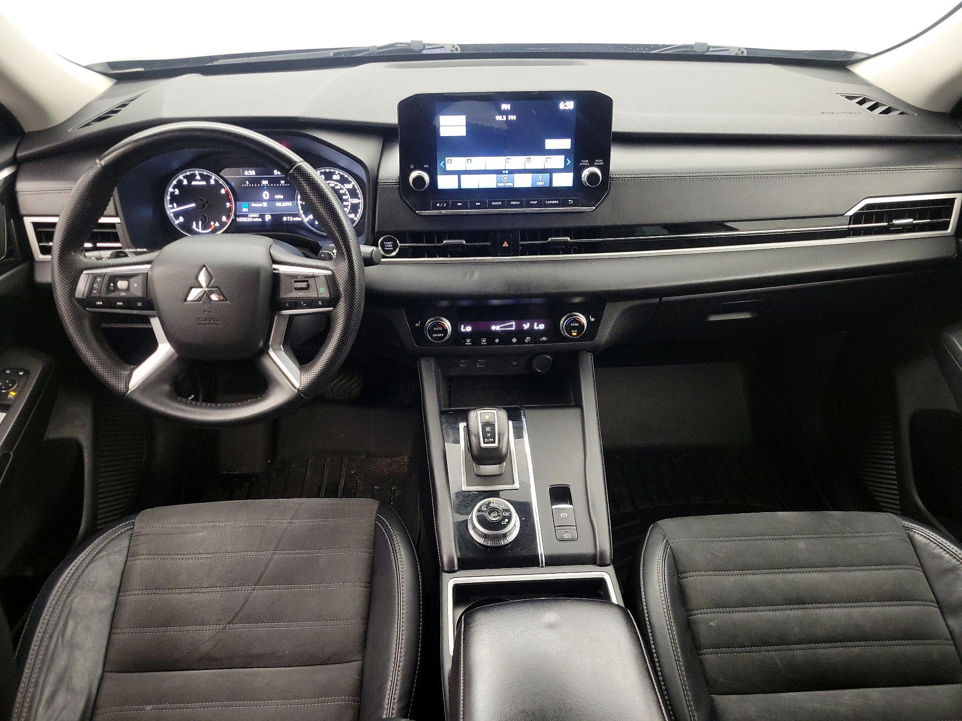 Thumbnail: 2022 Mitsubishi Outlander - 9