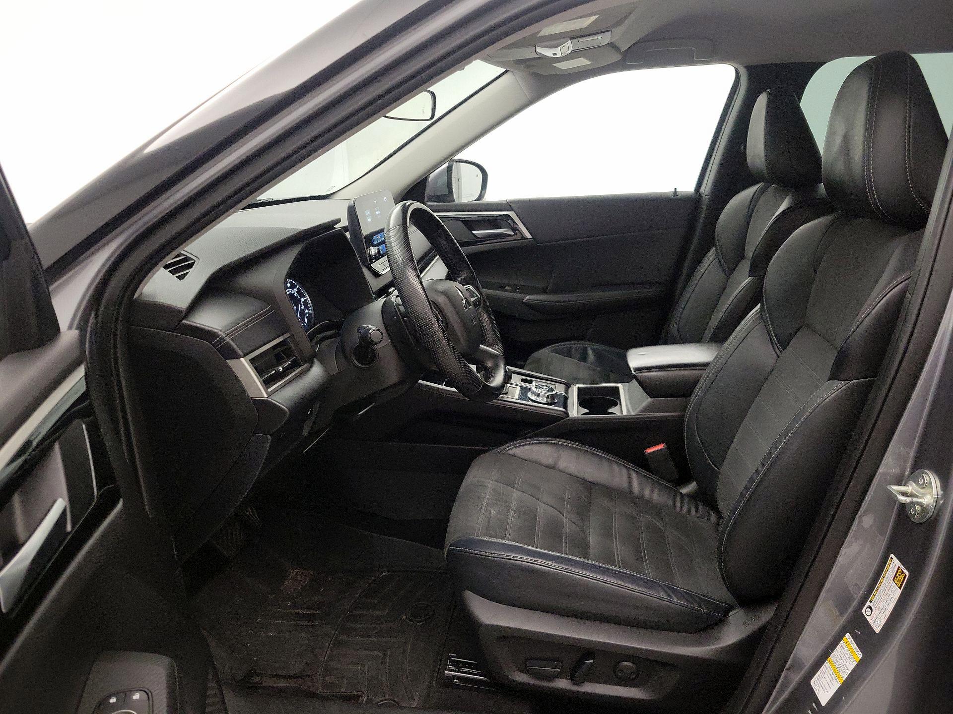 Thumbnail: 2022 Mitsubishi Outlander - 11