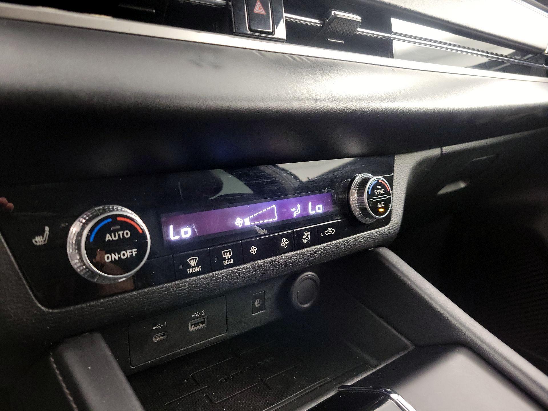 Thumbnail: 2022 Mitsubishi Outlander - 16