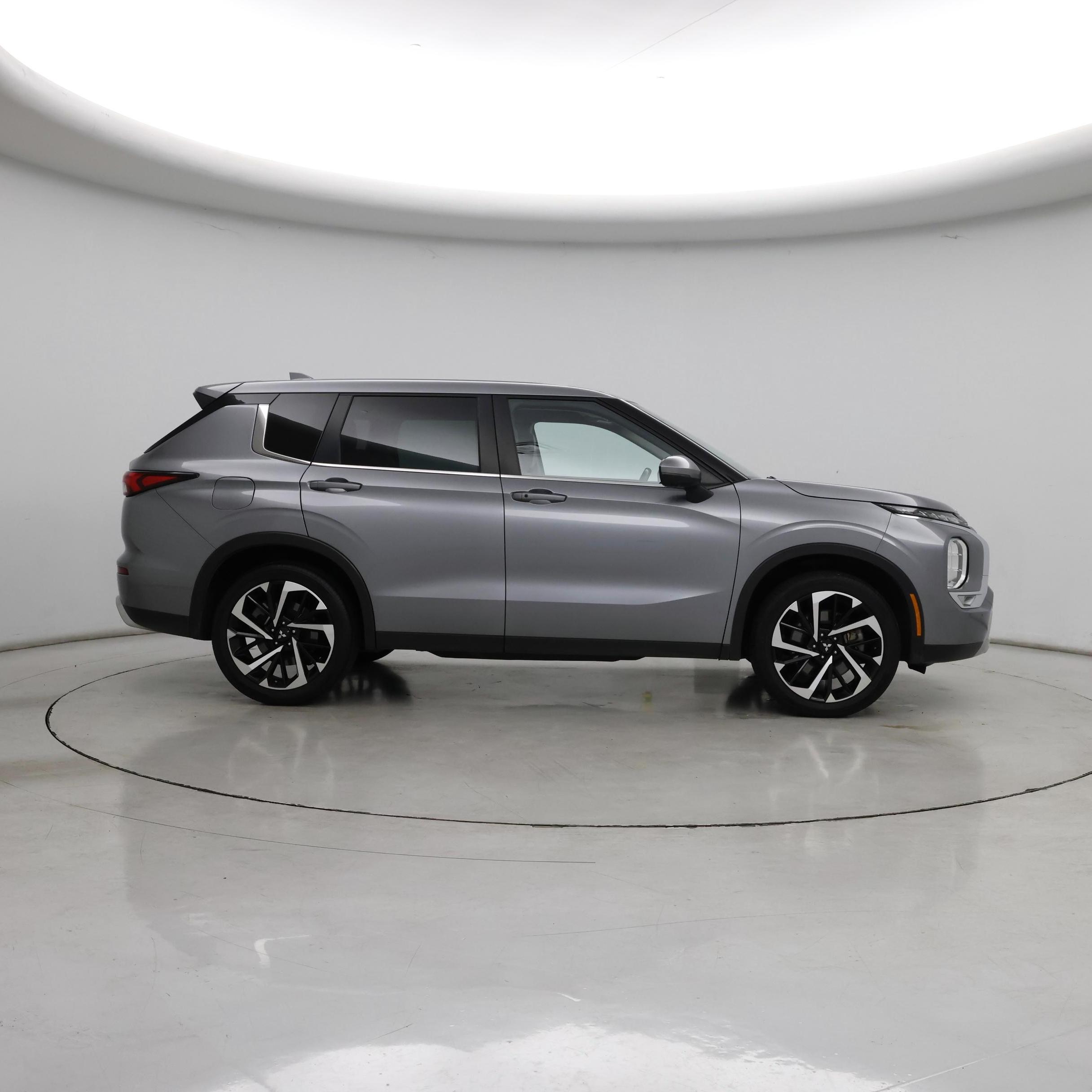 Thumbnail: 2022 Mitsubishi Outlander - 7