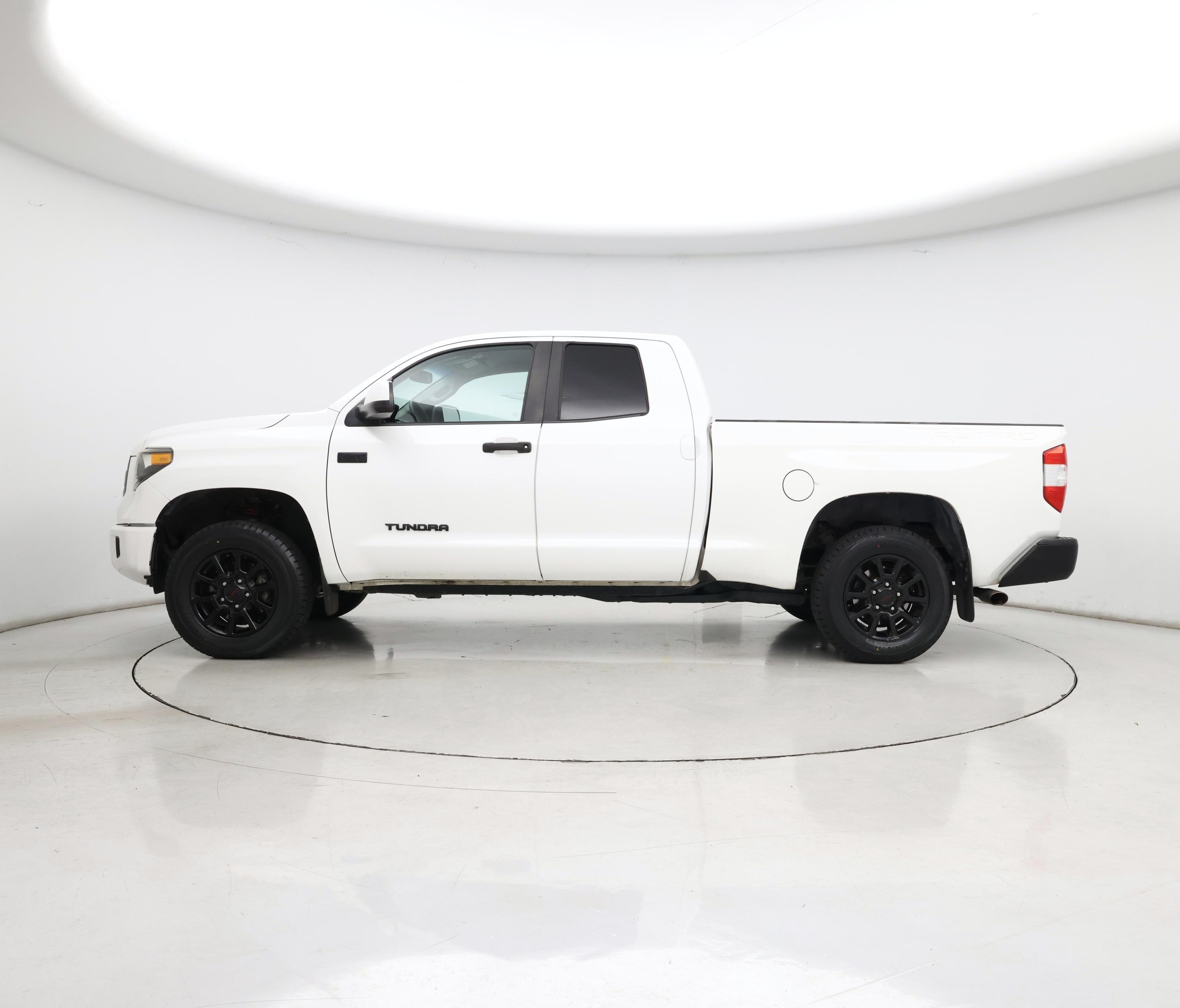 Thumbnail: 2016 Toyota Tundra - 3