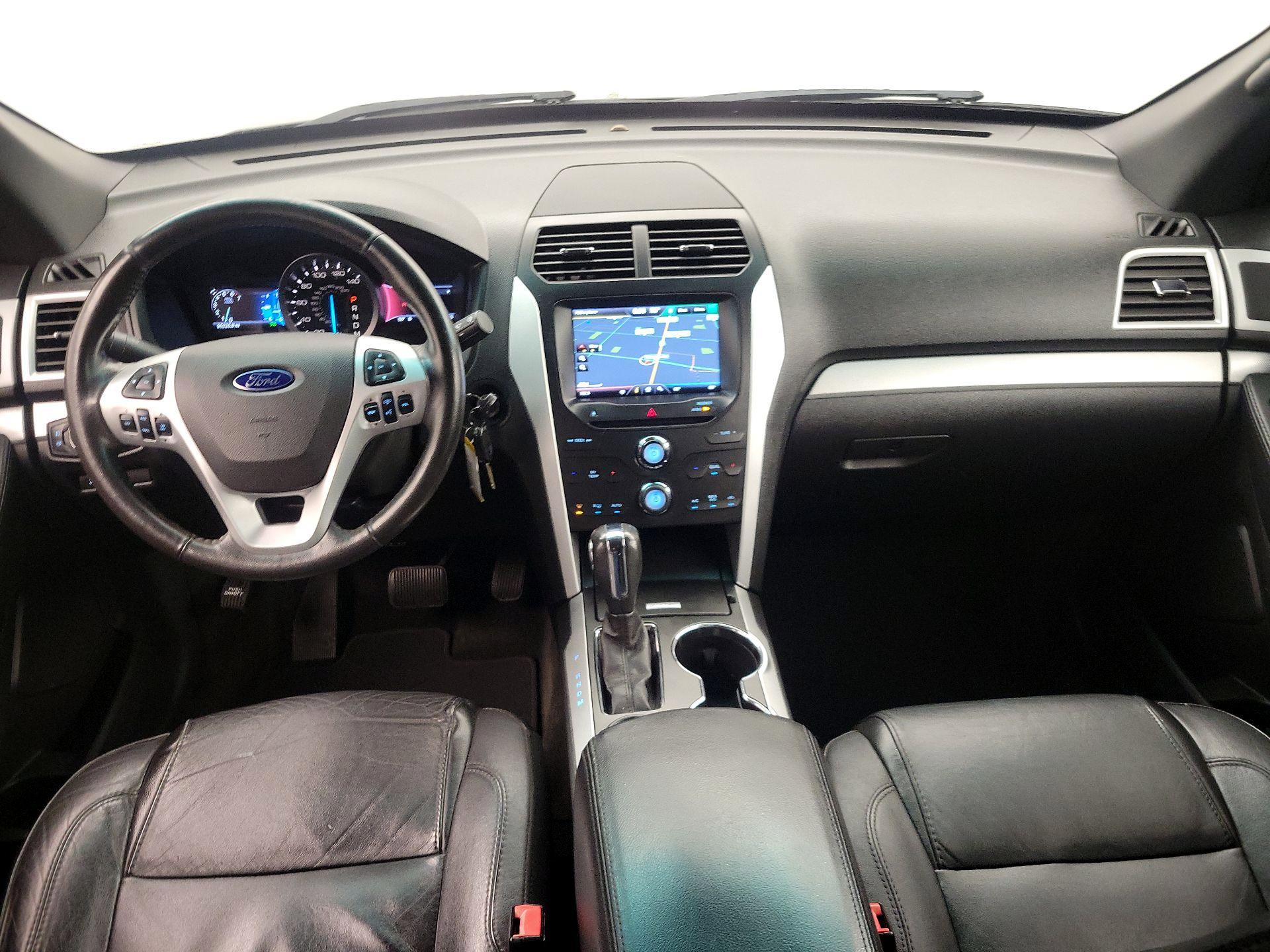 Thumbnail: 2015 Ford Explorer - 9