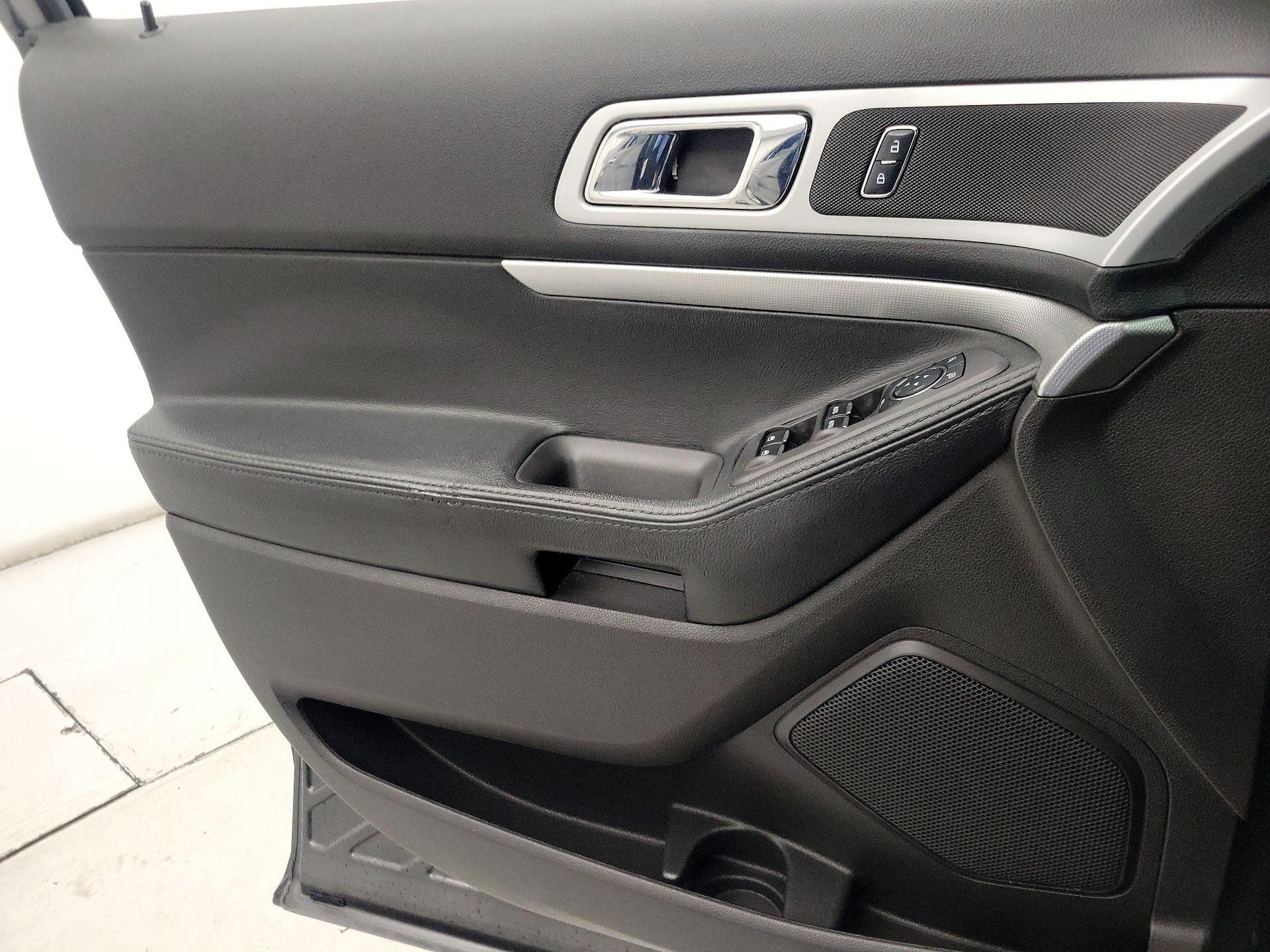 Thumbnail: 2015 Ford Explorer - 12