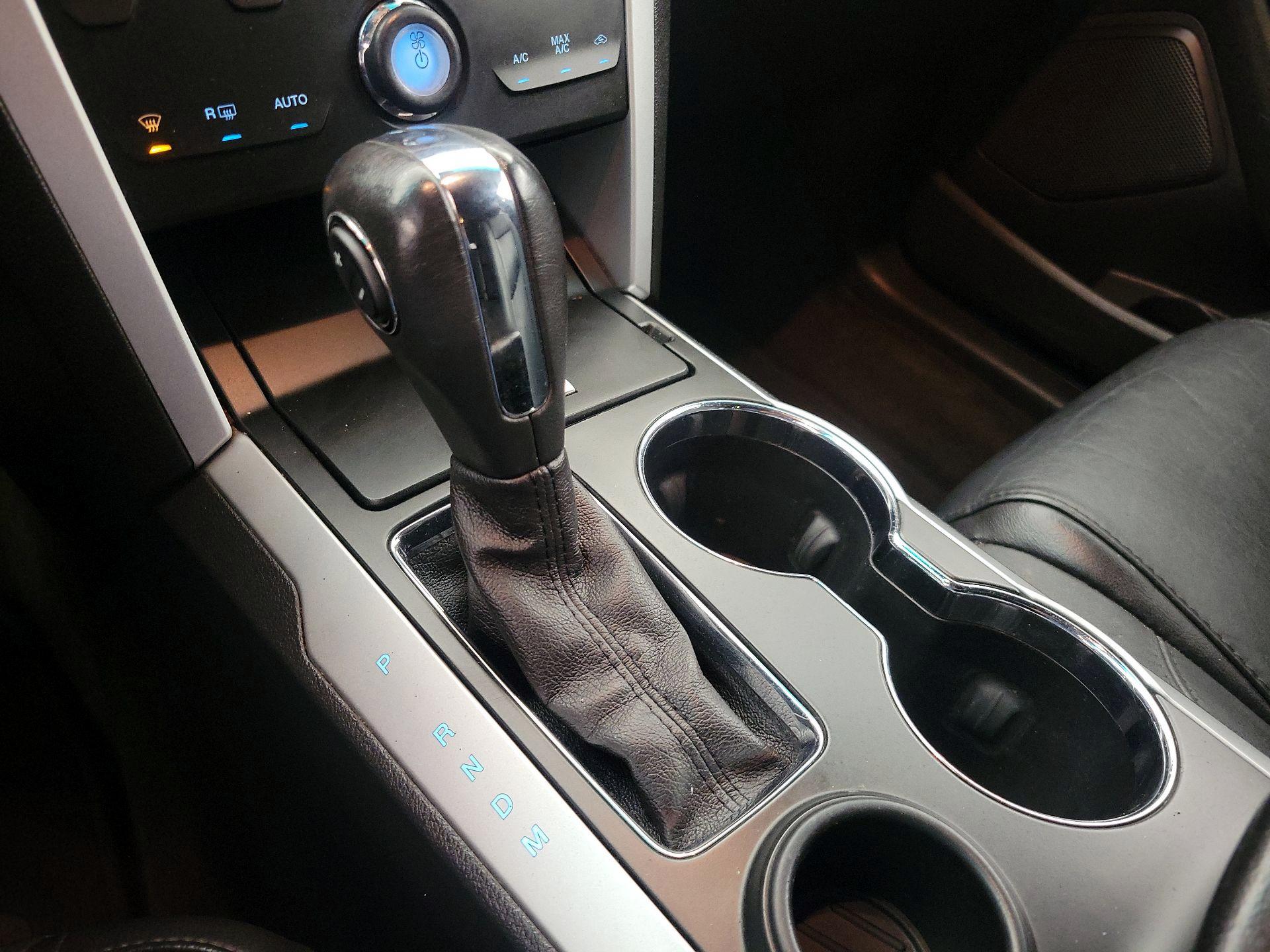 Thumbnail: 2015 Ford Explorer - 18