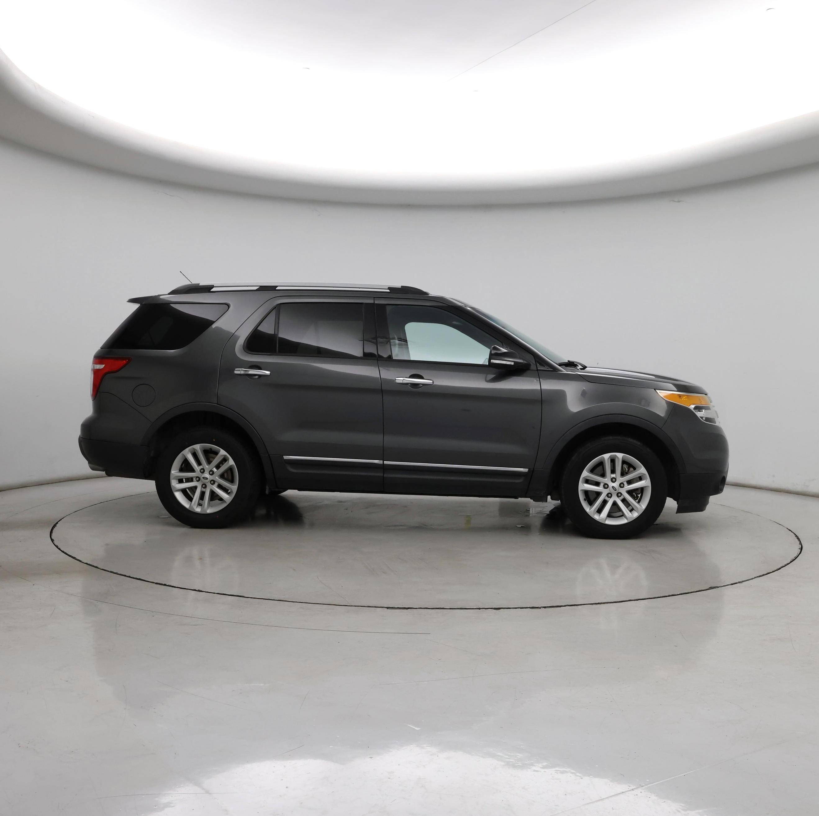 Thumbnail: 2015 Ford Explorer - 7