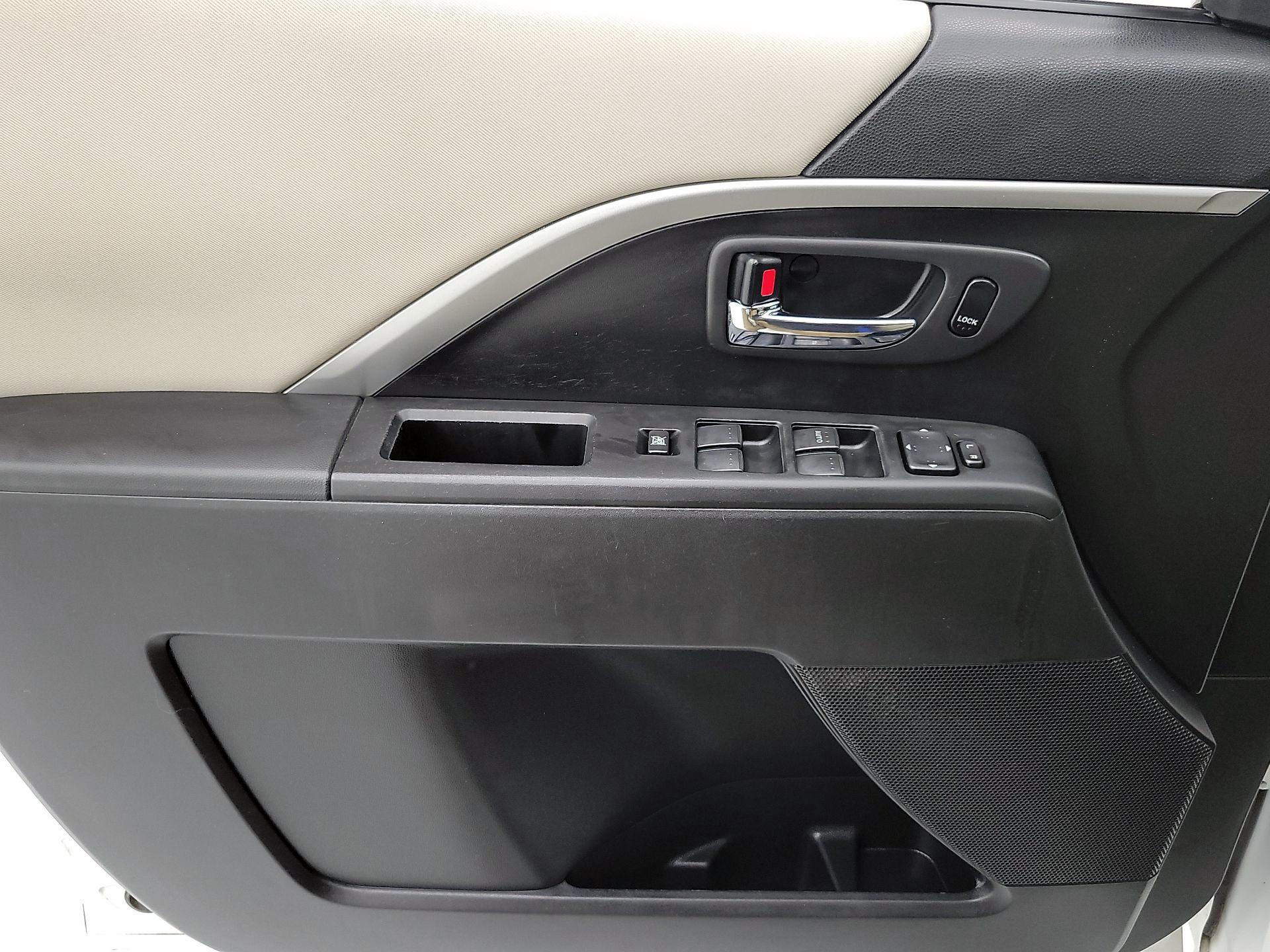 Thumbnail: 2014 Mazda Mazda5 - 12