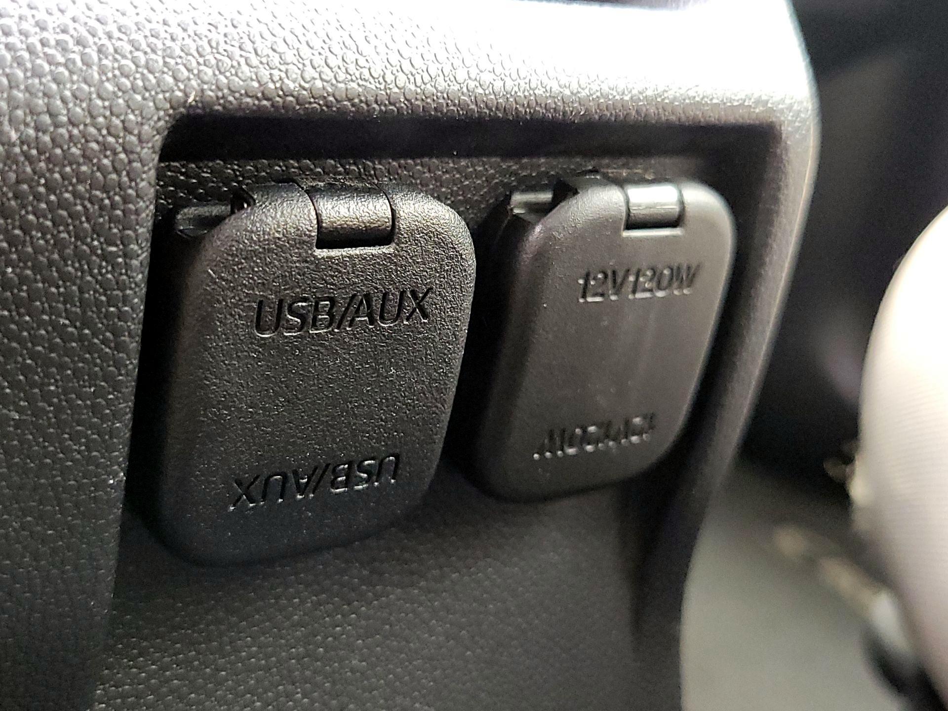 Thumbnail: 2014 Mazda Mazda5 - 17