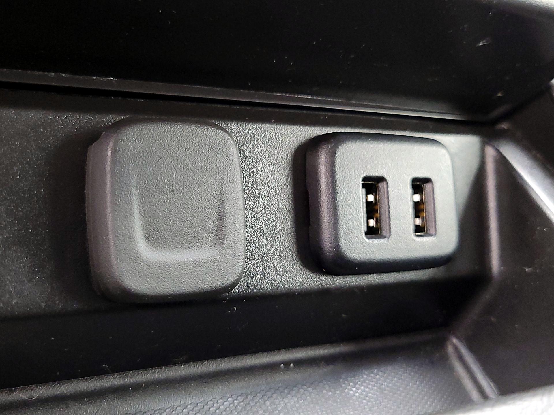 Thumbnail: 2017 Chevrolet Tahoe - 19