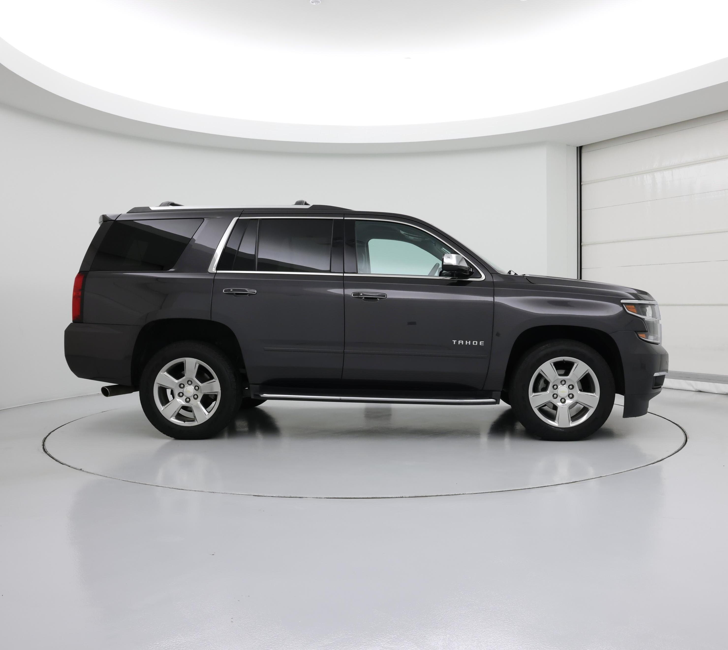 Thumbnail: 2017 Chevrolet Tahoe - 7