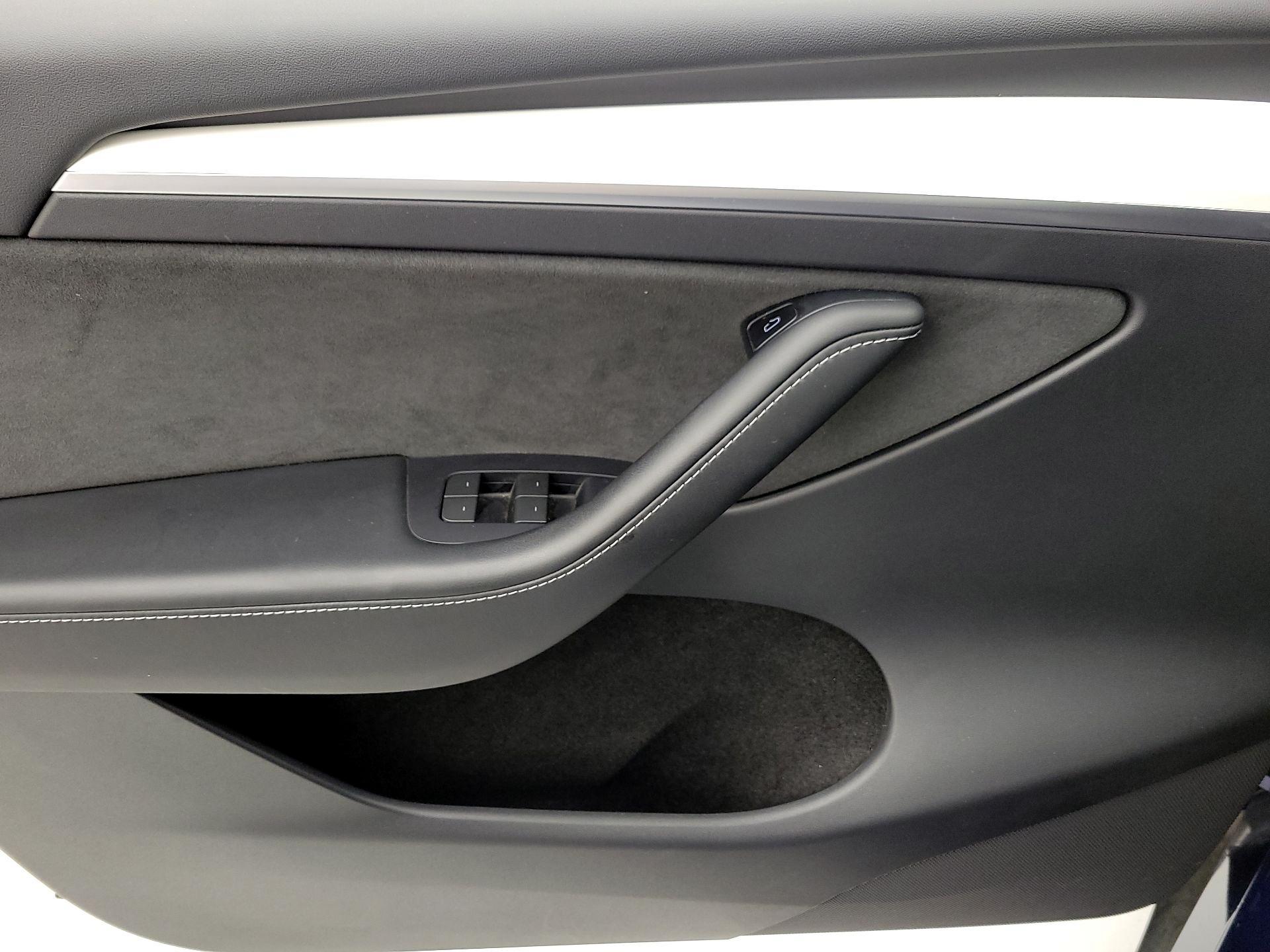 Thumbnail: 2023 Tesla Model Y - 12