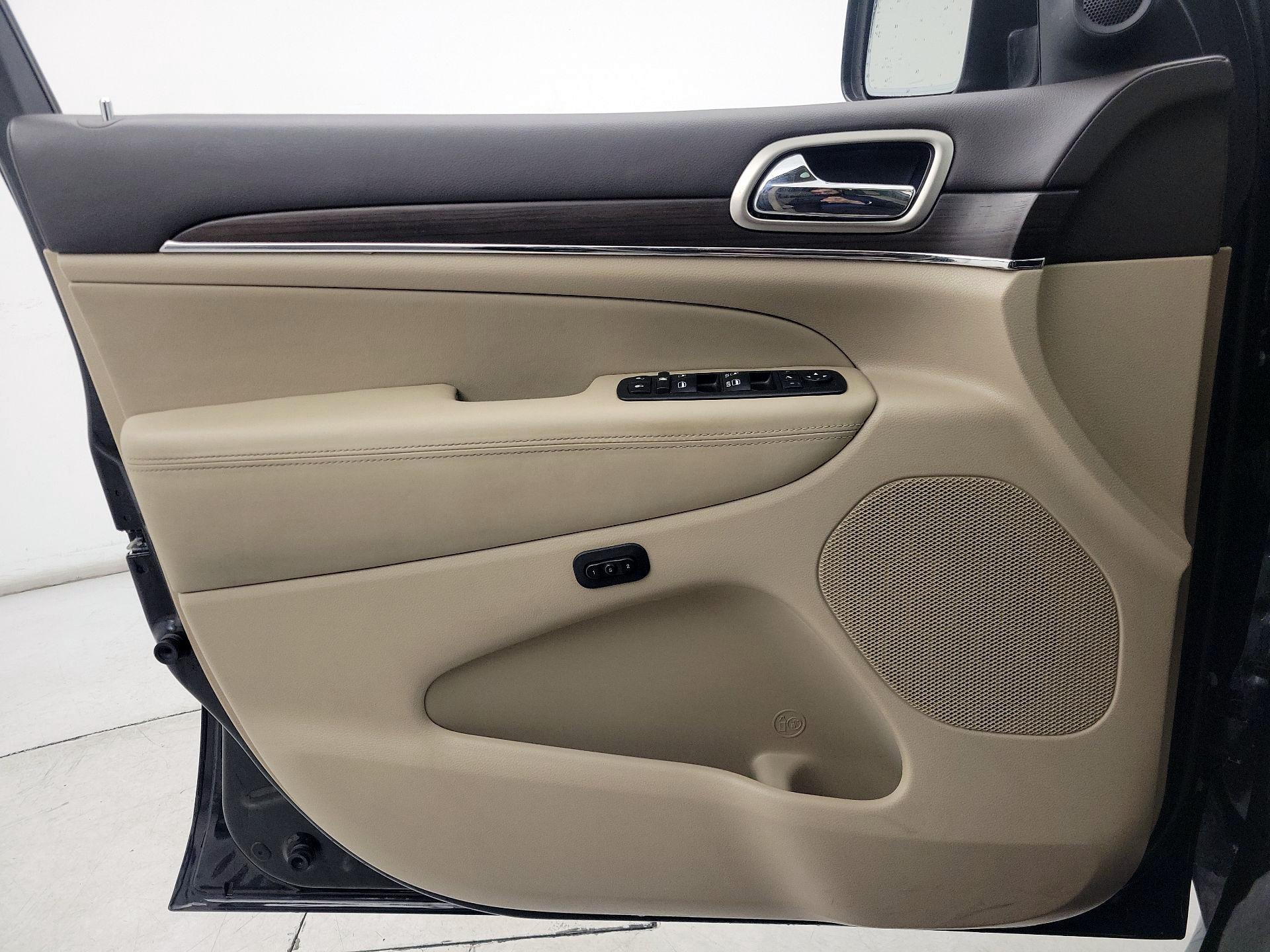 Thumbnail: 2014 Jeep Grand Cherokee - 12