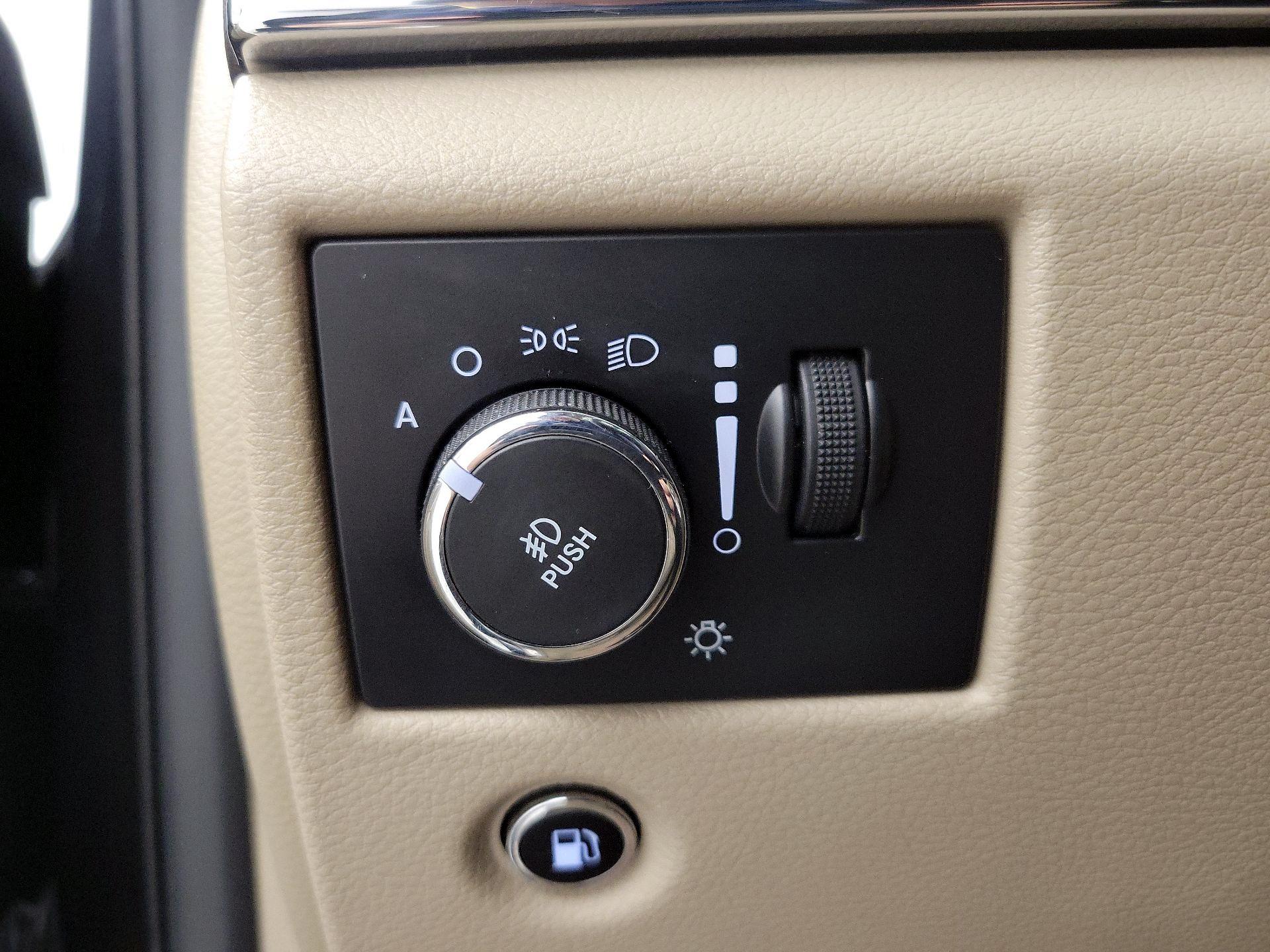 Thumbnail: 2014 Jeep Grand Cherokee - 13