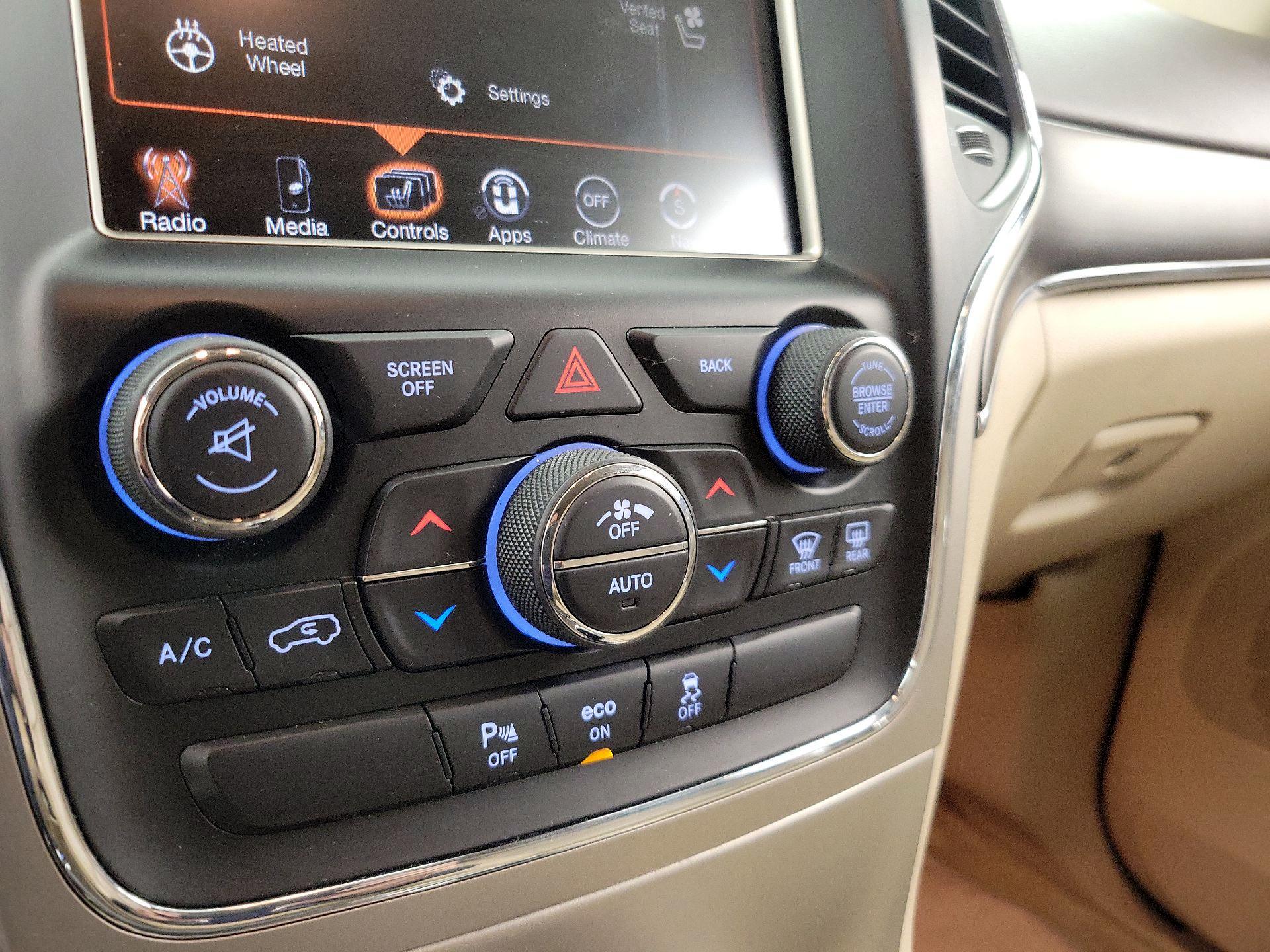 Thumbnail: 2014 Jeep Grand Cherokee - 17