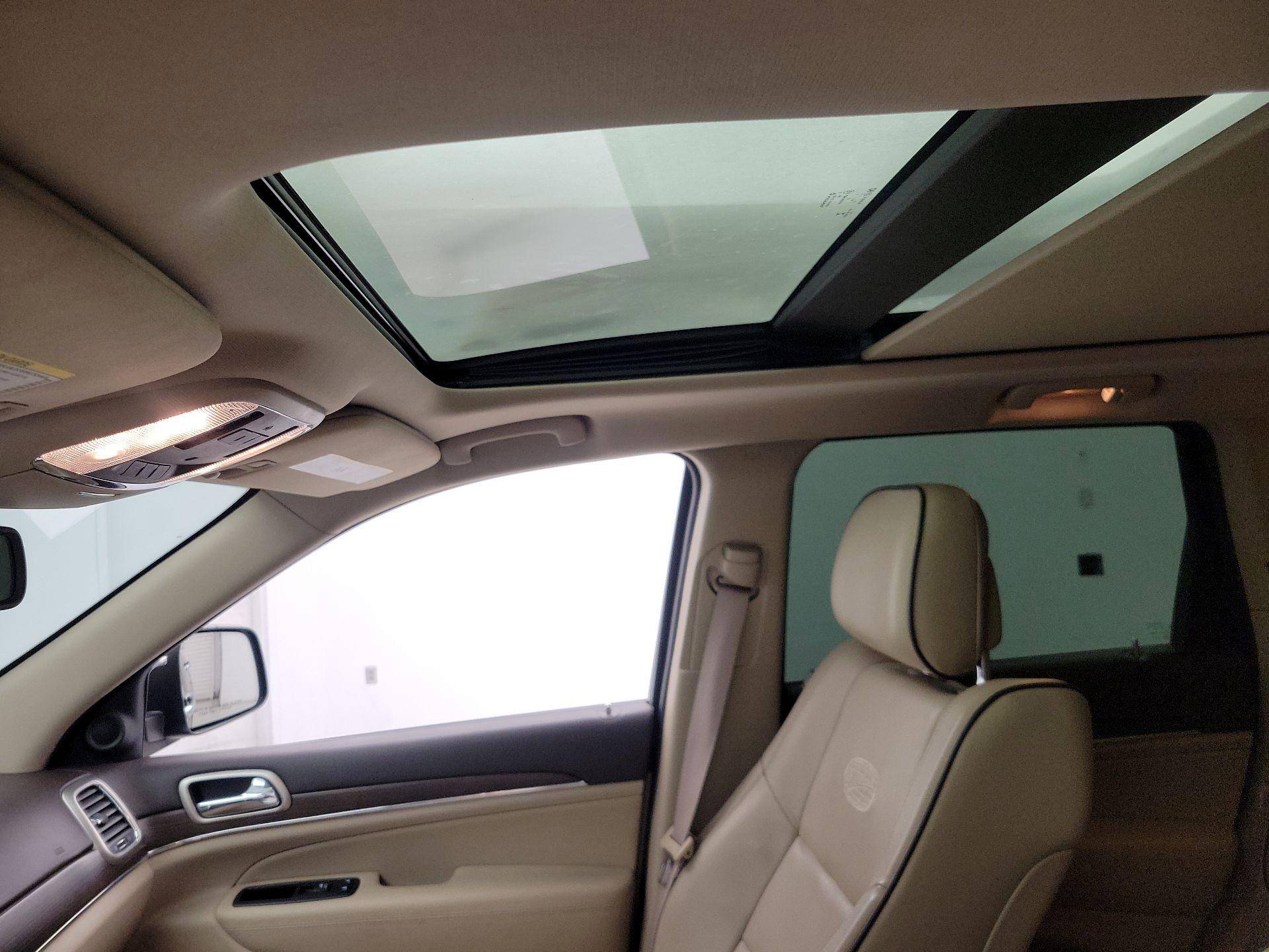 Thumbnail: 2014 Jeep Grand Cherokee - 20