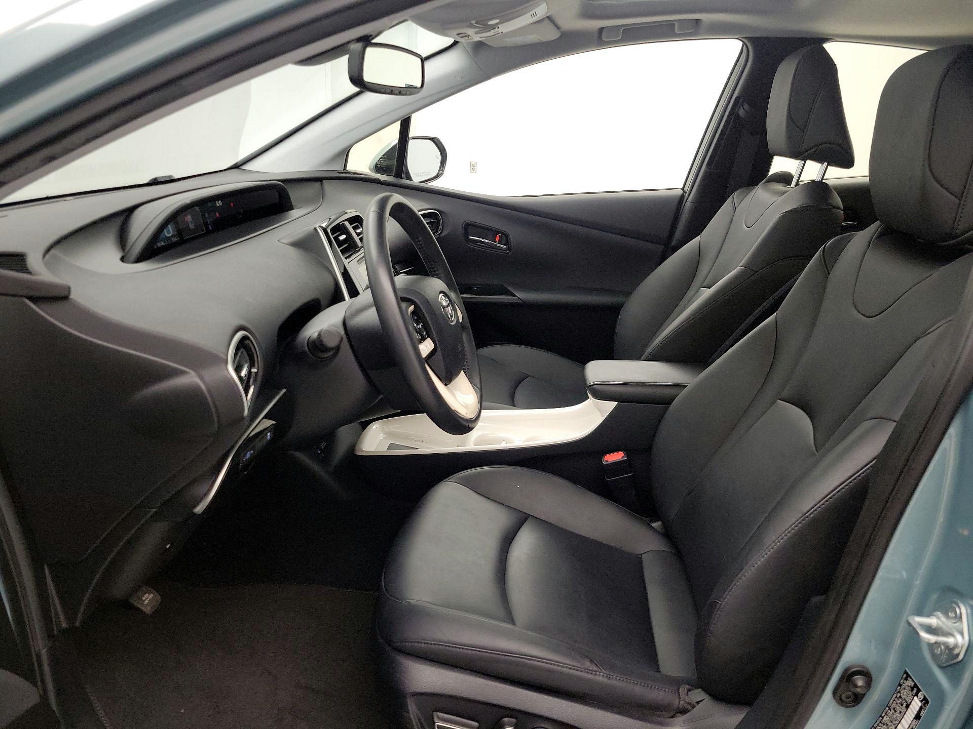 Thumbnail: 2016 Toyota Prius - 11