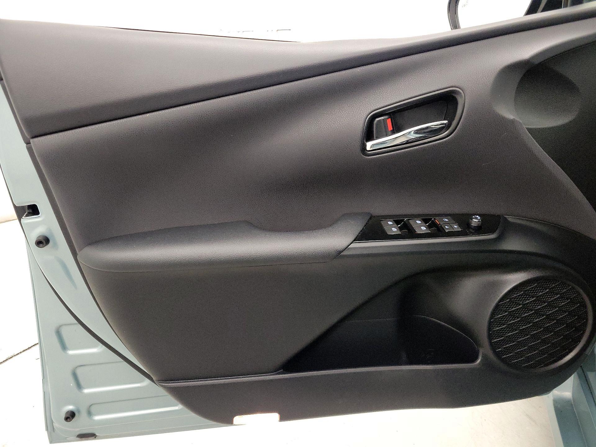 Thumbnail: 2016 Toyota Prius - 12