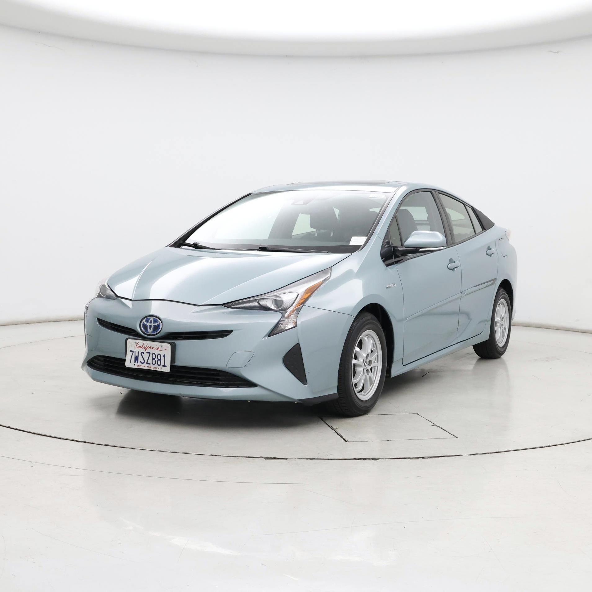 Thumbnail: 2016 Toyota Prius - 4