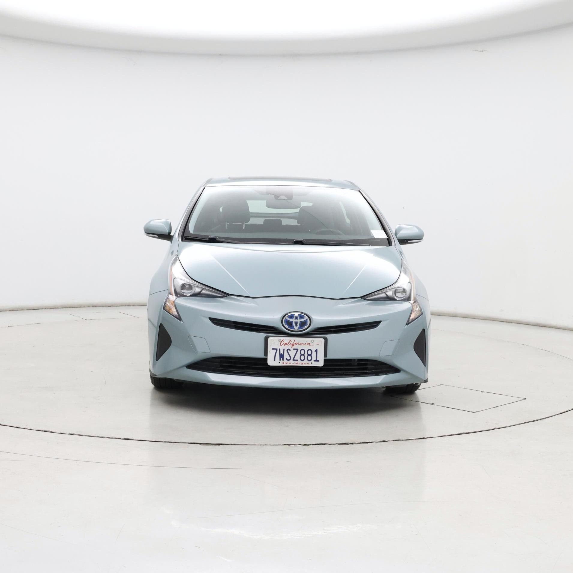 Thumbnail: 2016 Toyota Prius - 5