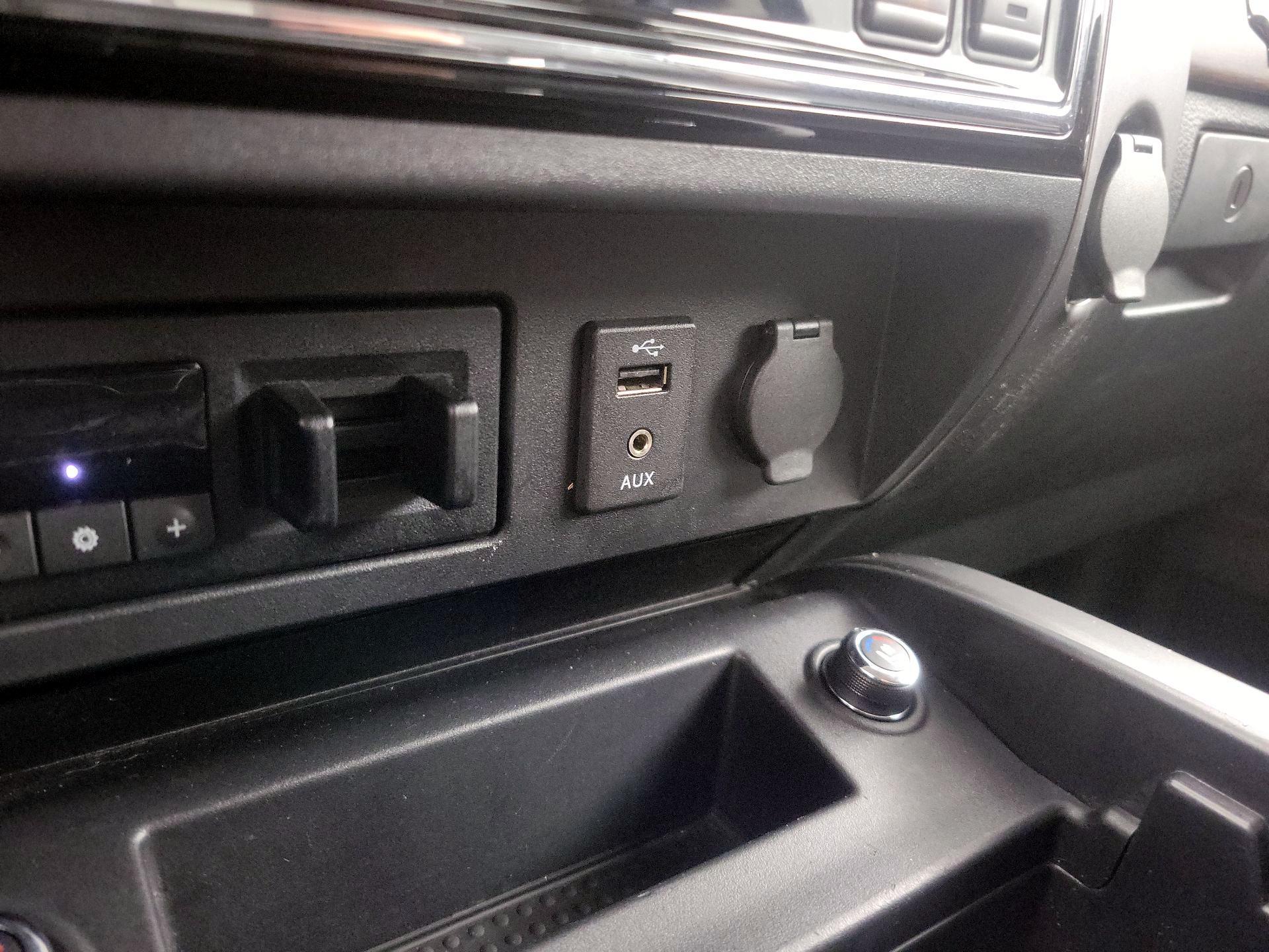 Thumbnail: 2017 Nissan Titan - 18