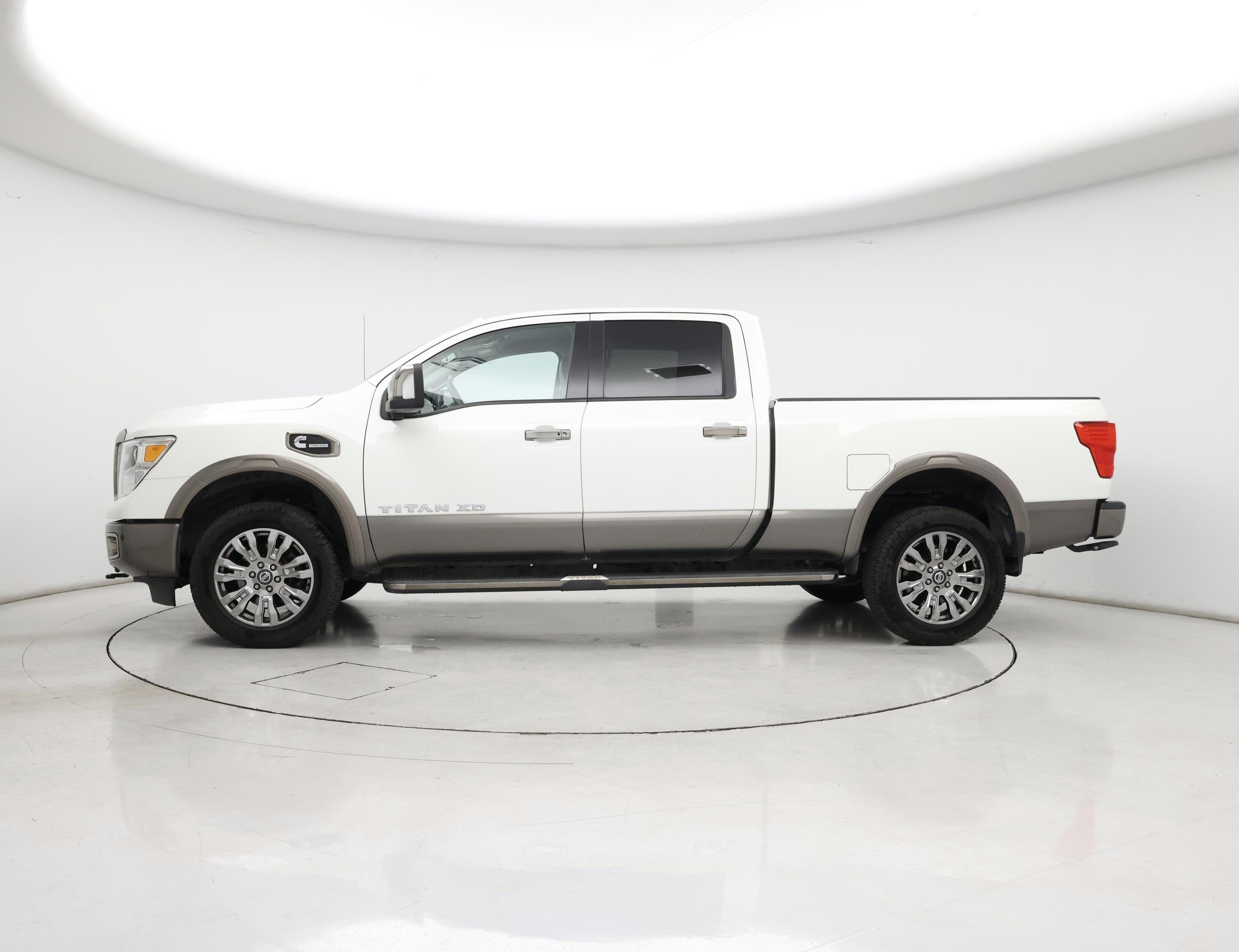 Thumbnail: 2017 Nissan Titan - 3