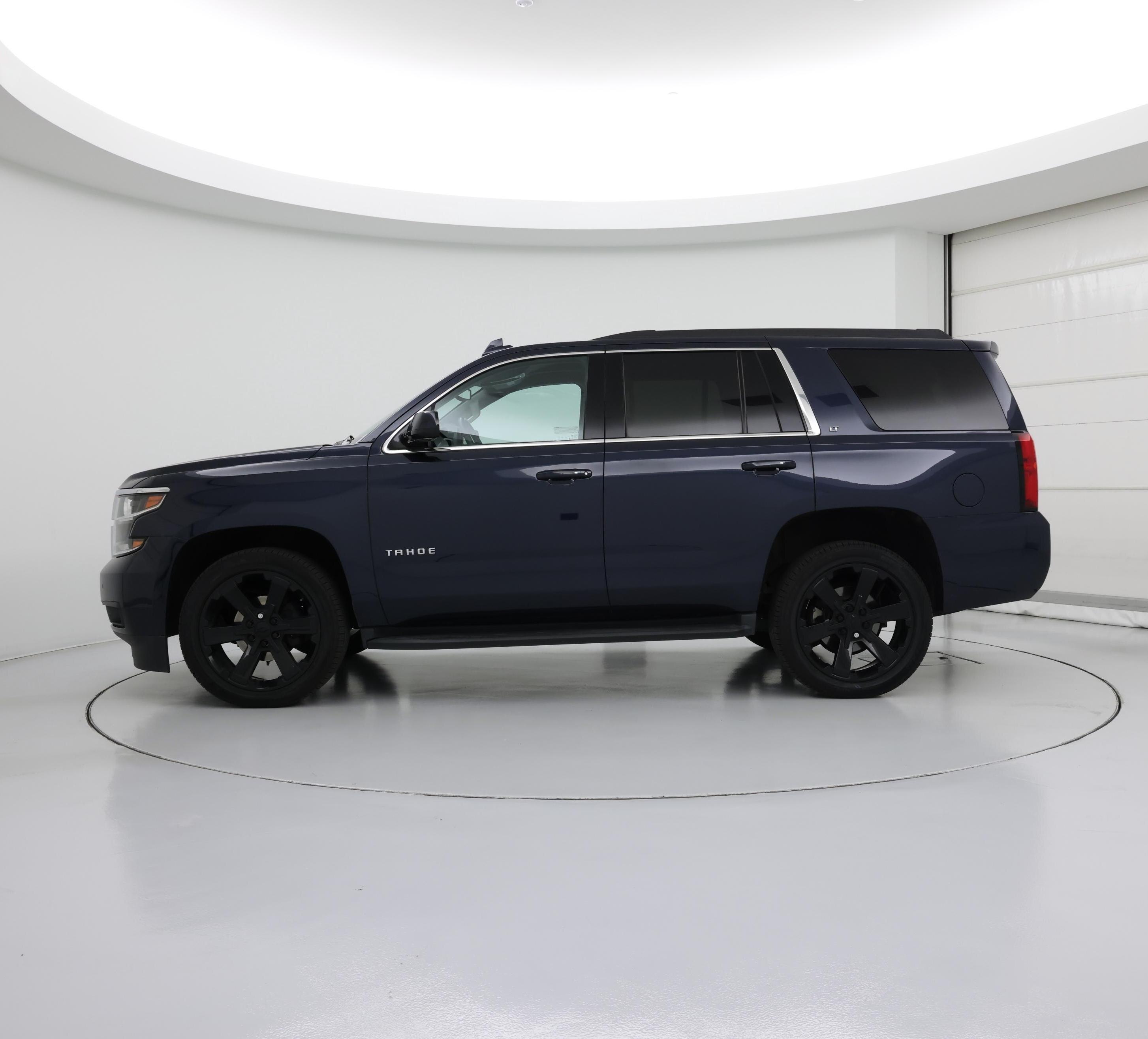 Thumbnail: 2020 Chevrolet Tahoe - 3