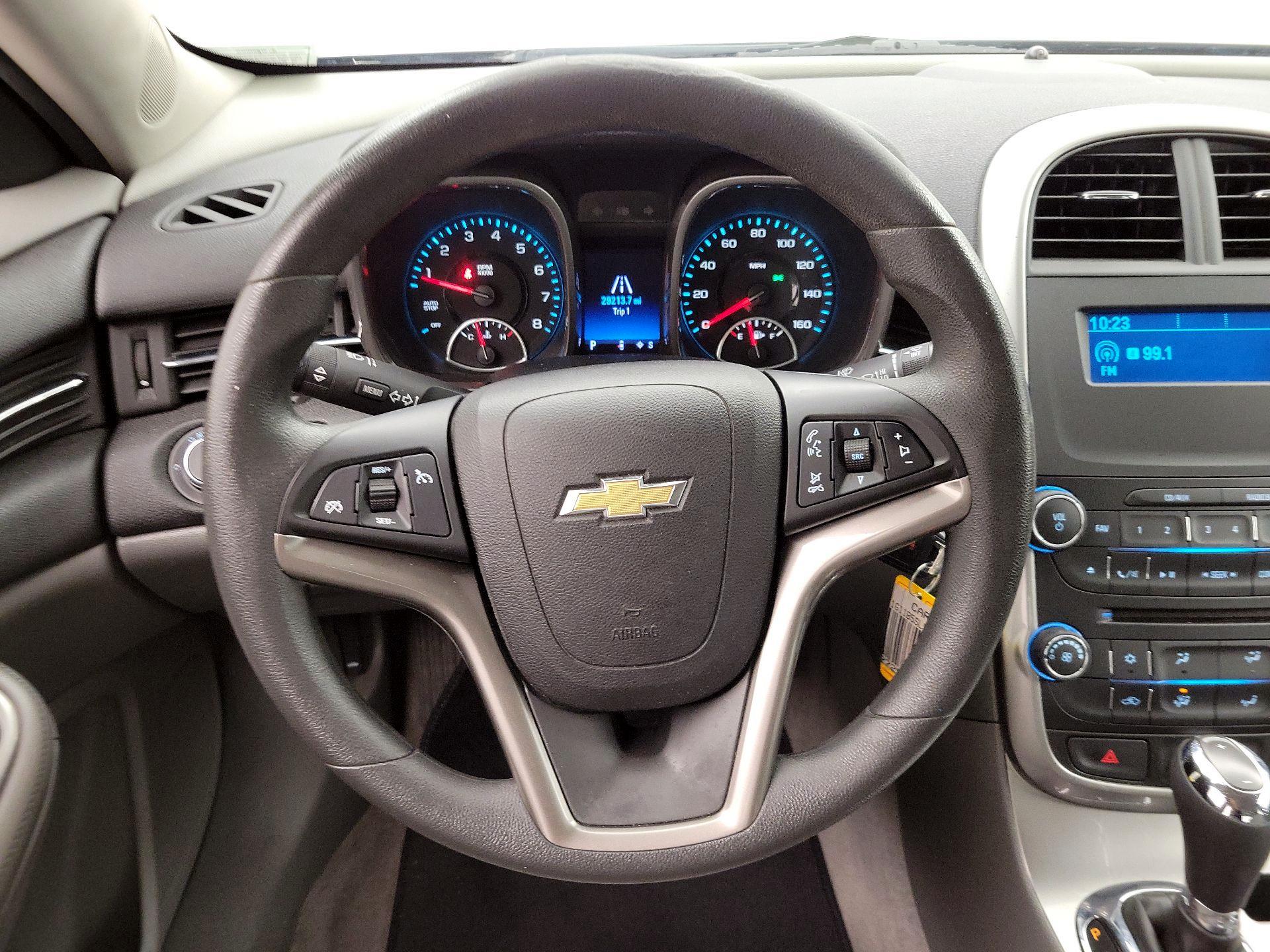 Thumbnail: 2015 Chevrolet Malibu - 10