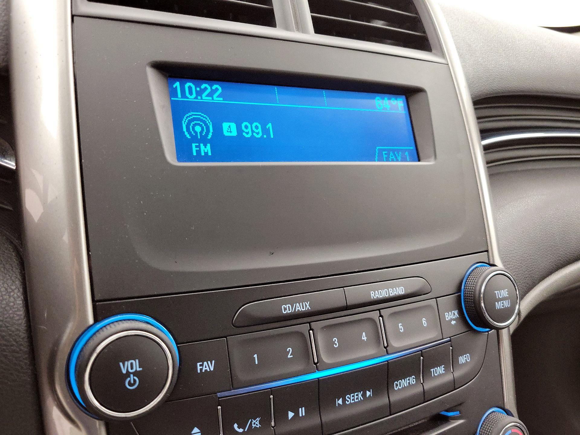 Thumbnail: 2015 Chevrolet Malibu - 14