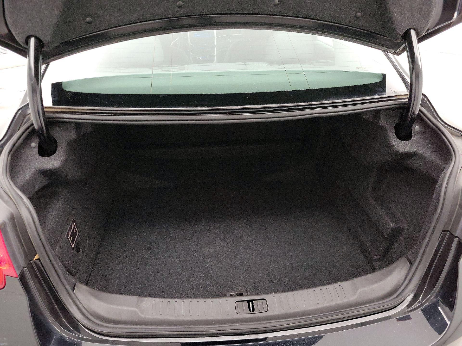 Thumbnail: 2015 Chevrolet Malibu - 18