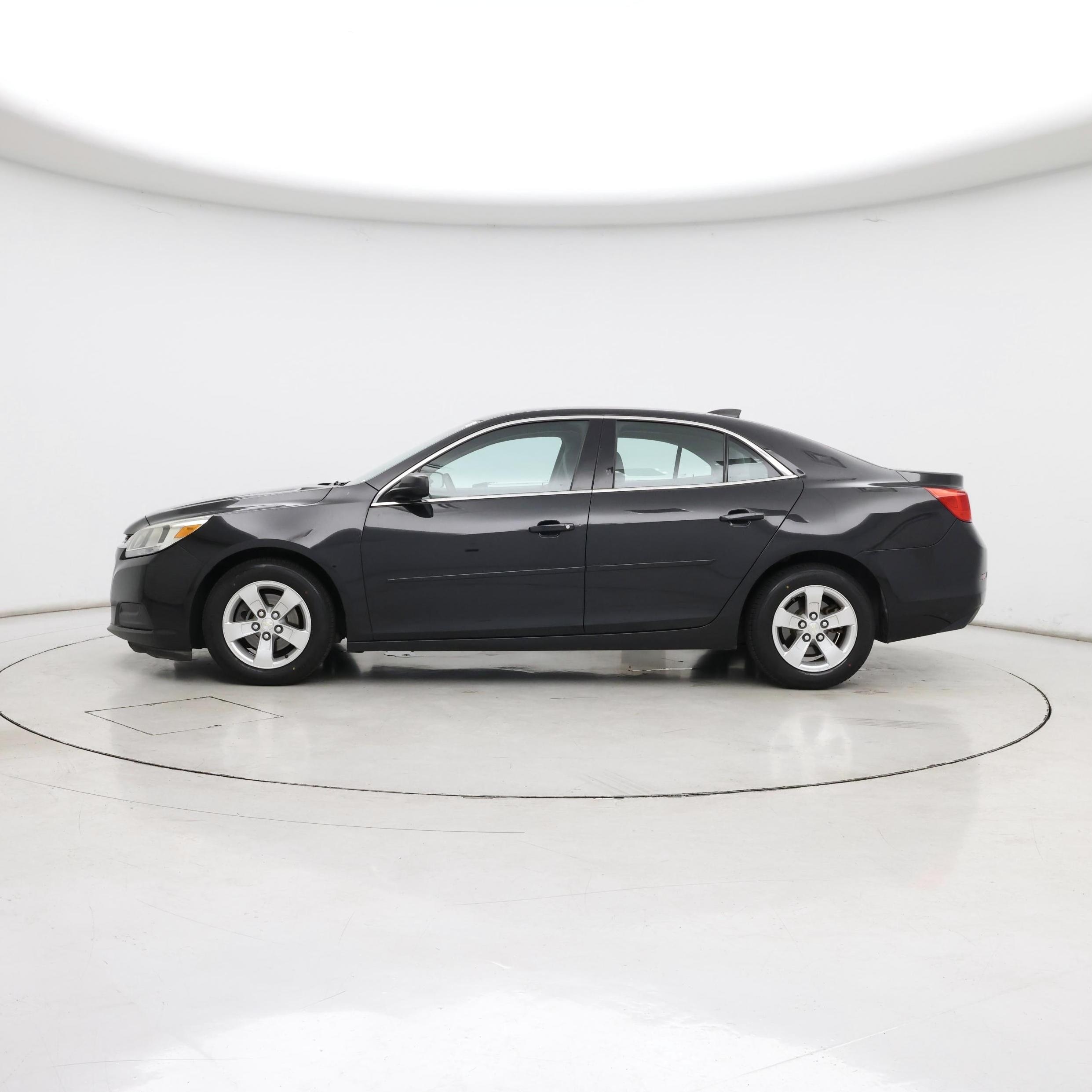 Thumbnail: 2015 Chevrolet Malibu - 3