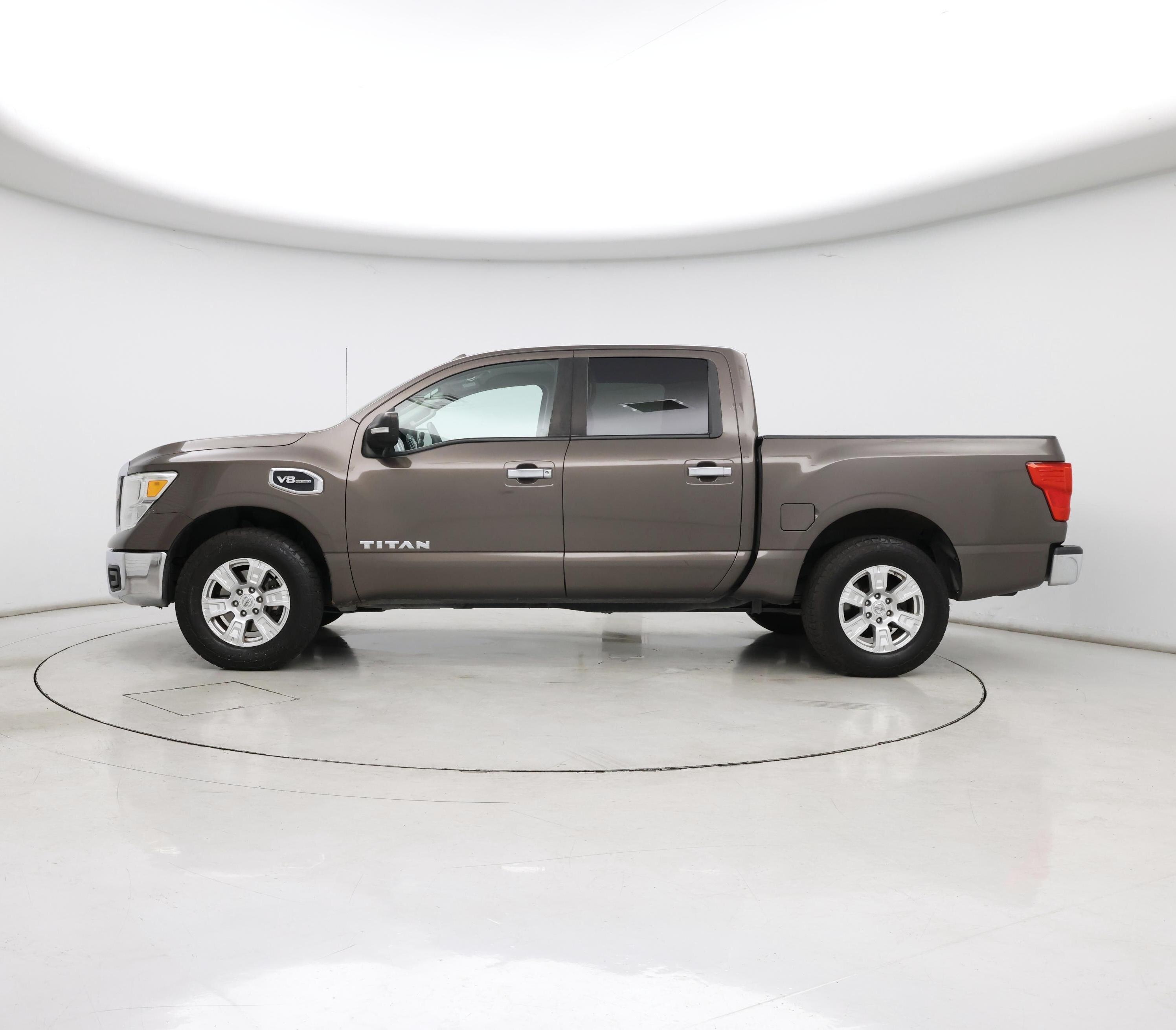 Thumbnail: 2017 Nissan Titan - 3