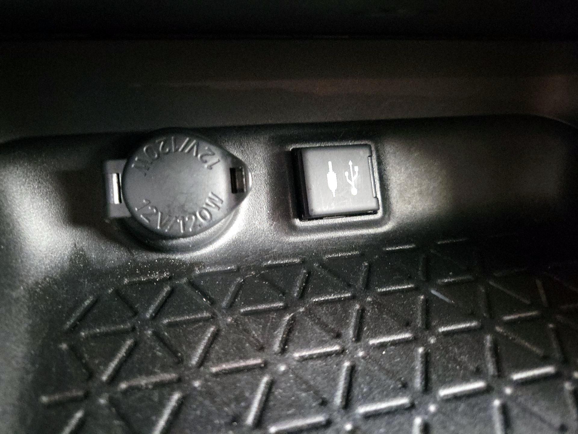 Thumbnail: 2019 Toyota RAV4 - 18