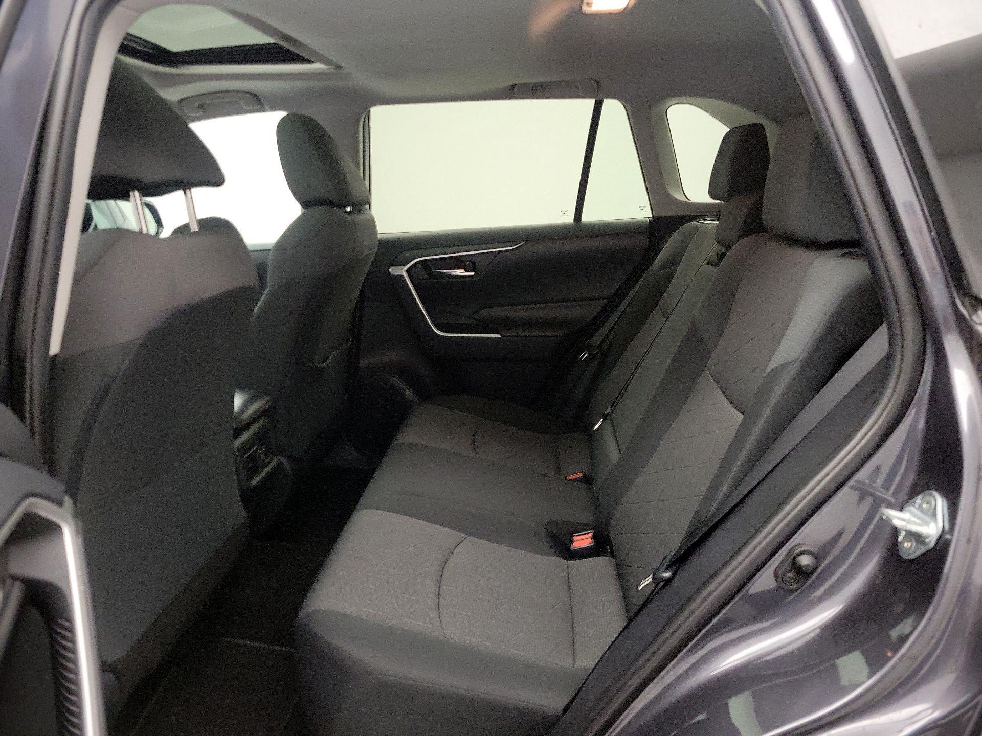 Thumbnail: 2019 Toyota RAV4 - 20