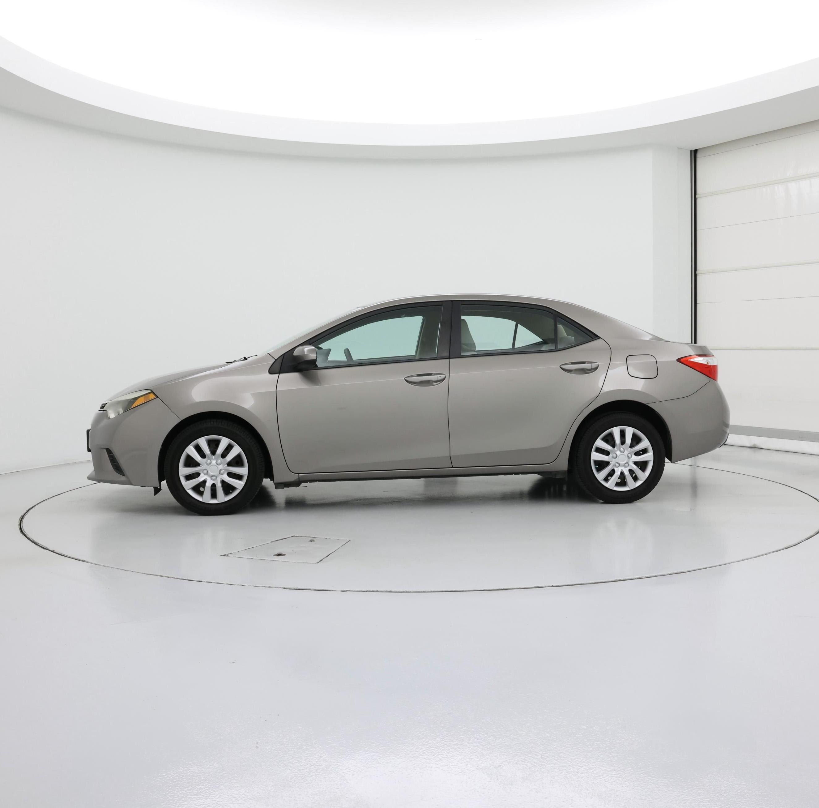 Thumbnail: 2014 Toyota Corolla - 3